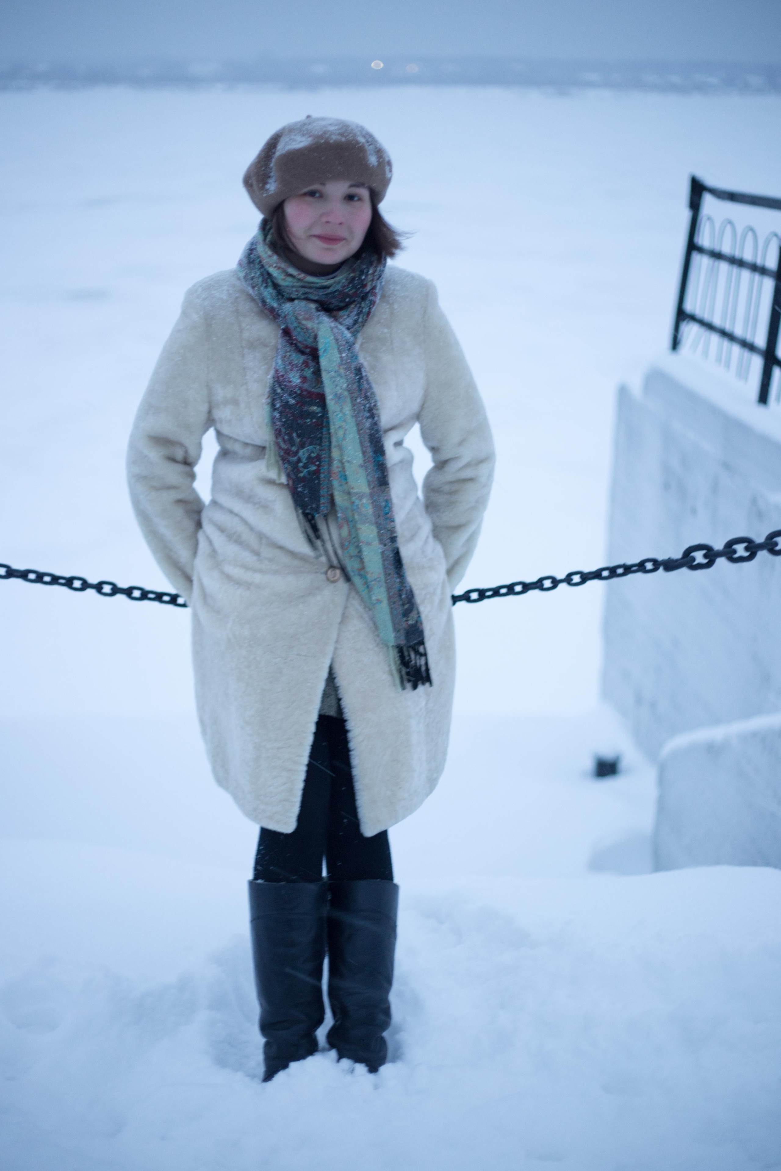 Фотосессия на набережной зимой. Фотограф Пермь. Фотосессия в фотостудии Перми и на свежем воздухе