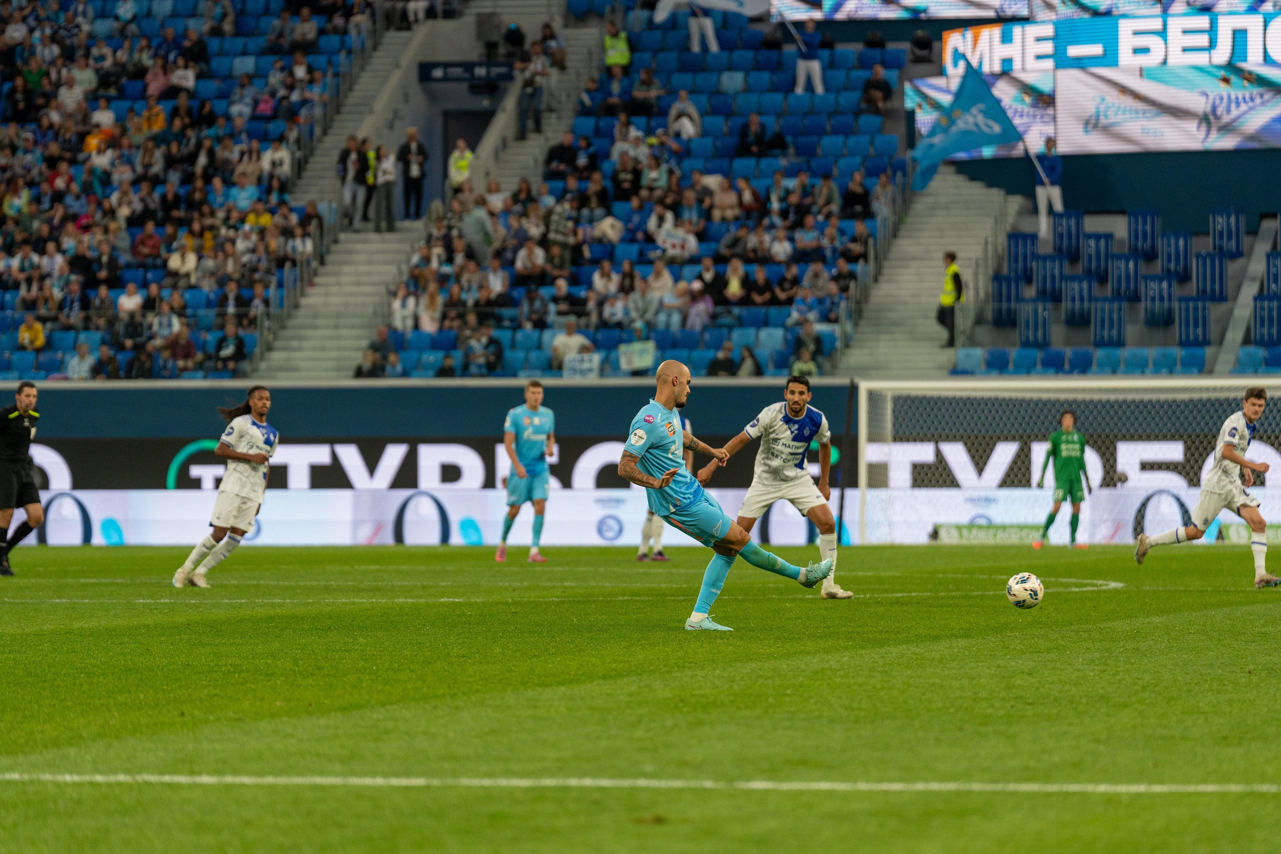 Игровой момент матча Зенит — Динамо, спортивный фотограф Санкт-Петербург