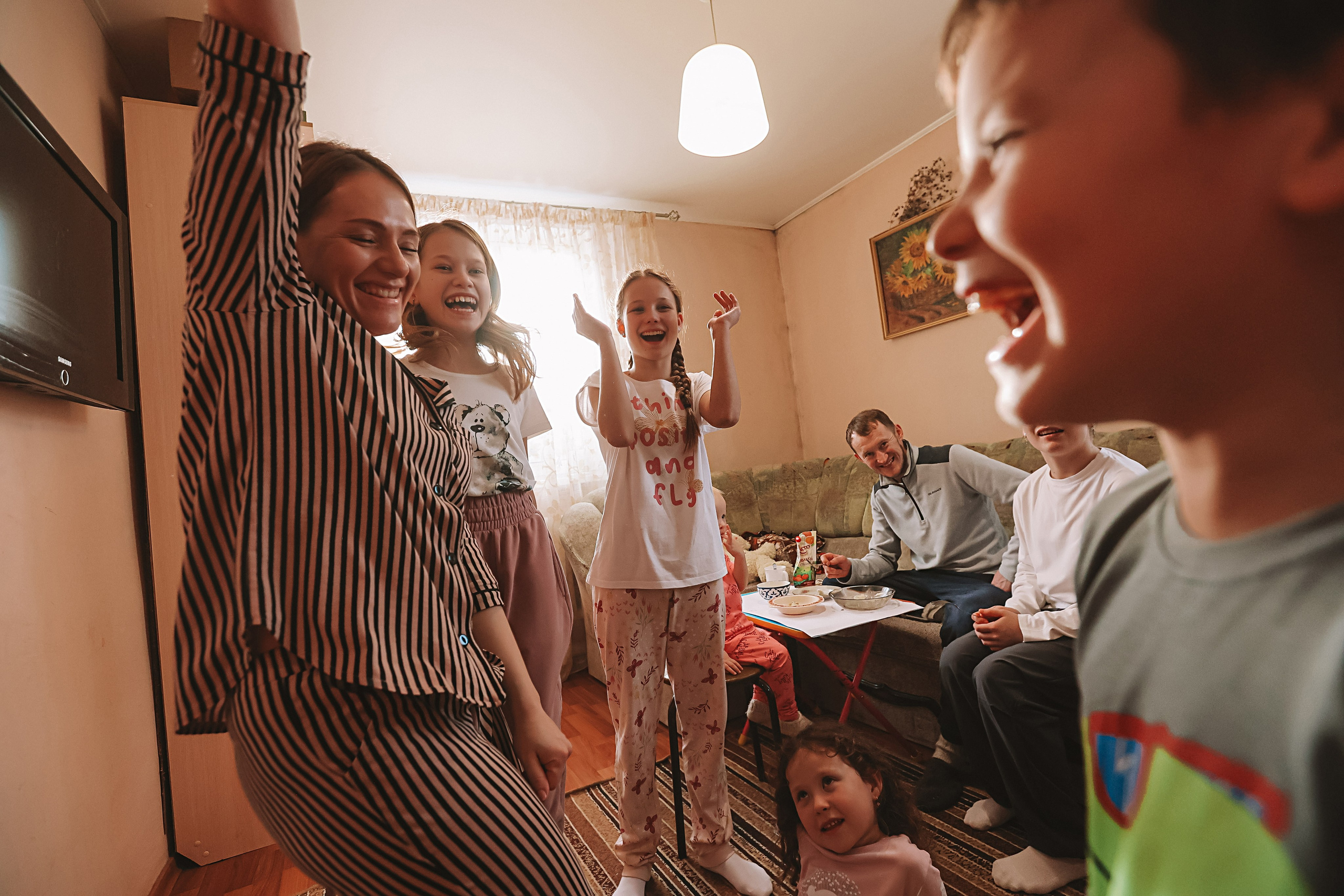 Большая семья репортаж. Семейный фотограф Тюмень, фотограф на роды Салмина Мария