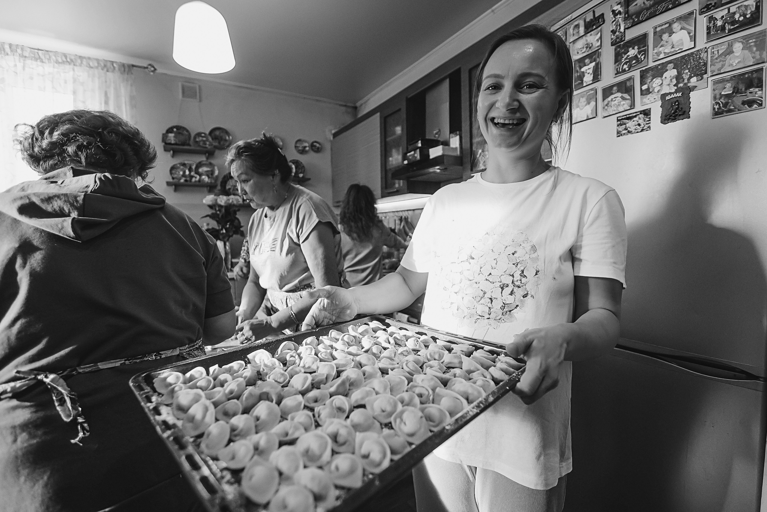 Большая семья репортаж. Семейный фотограф Тюмень, фотограф на роды Салмина Мария