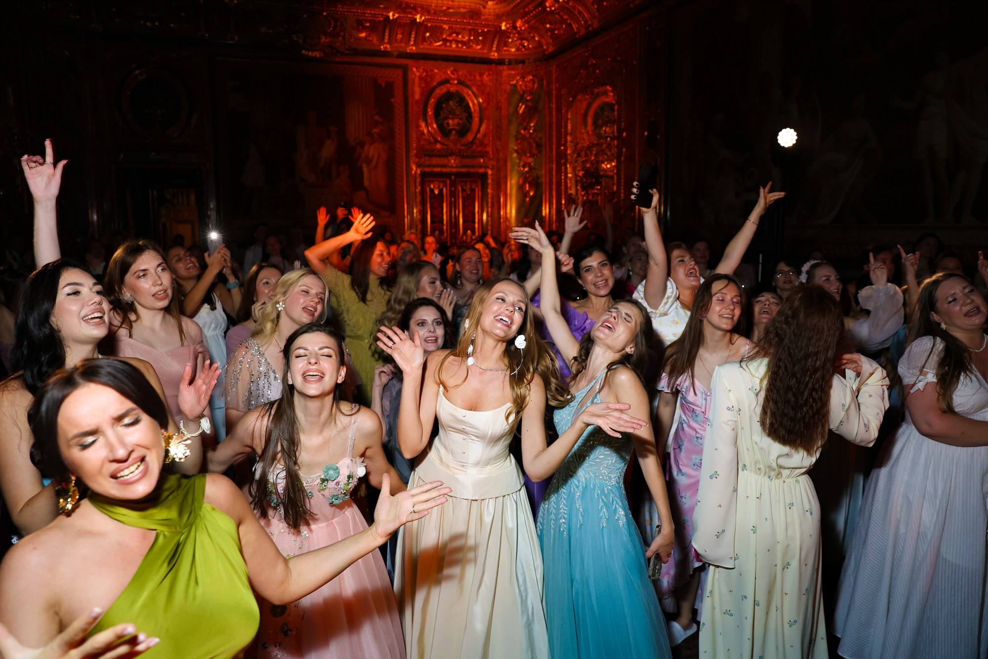 Бал на Неве. Фотограф Дарья Попова