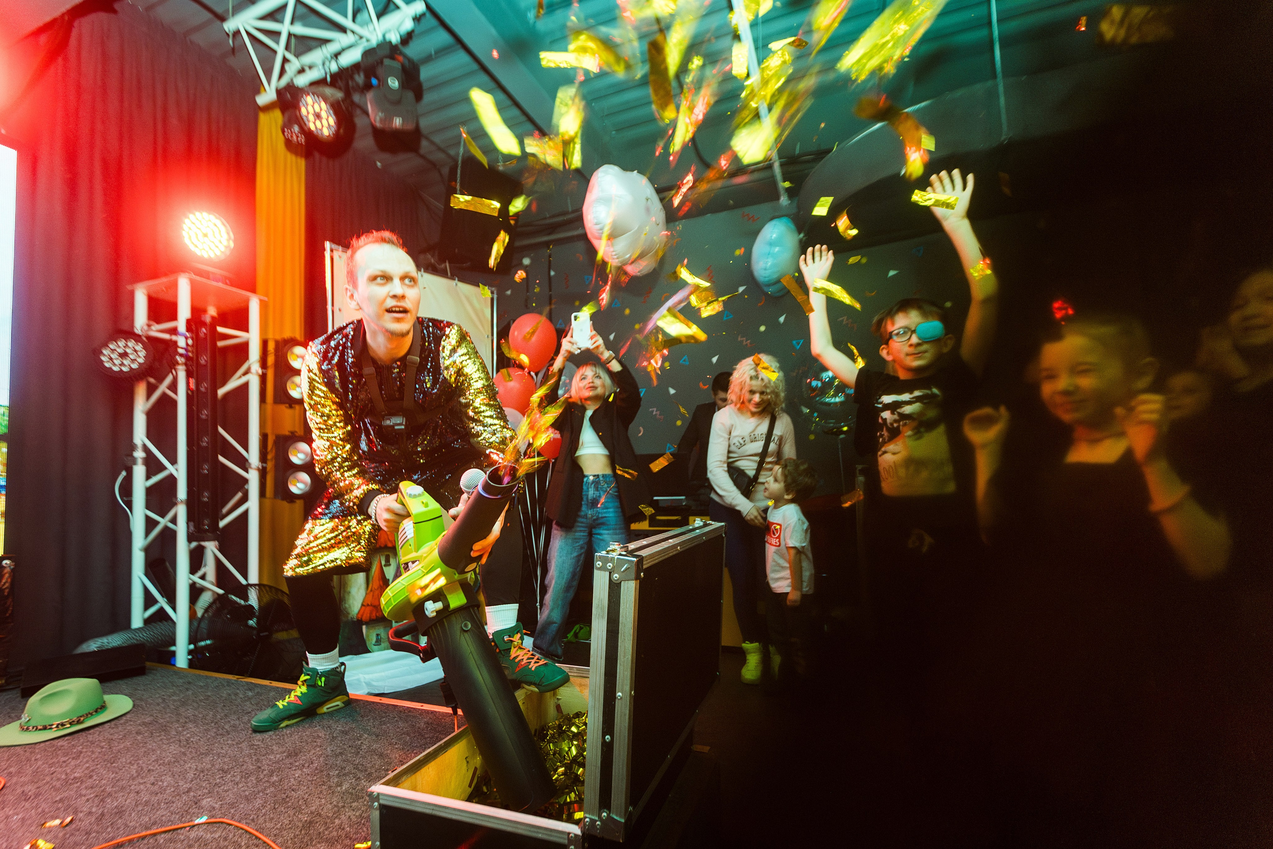 Арлекину 18 лет. Детский фотограф видеограф в Хабаровске Михаил Орлов