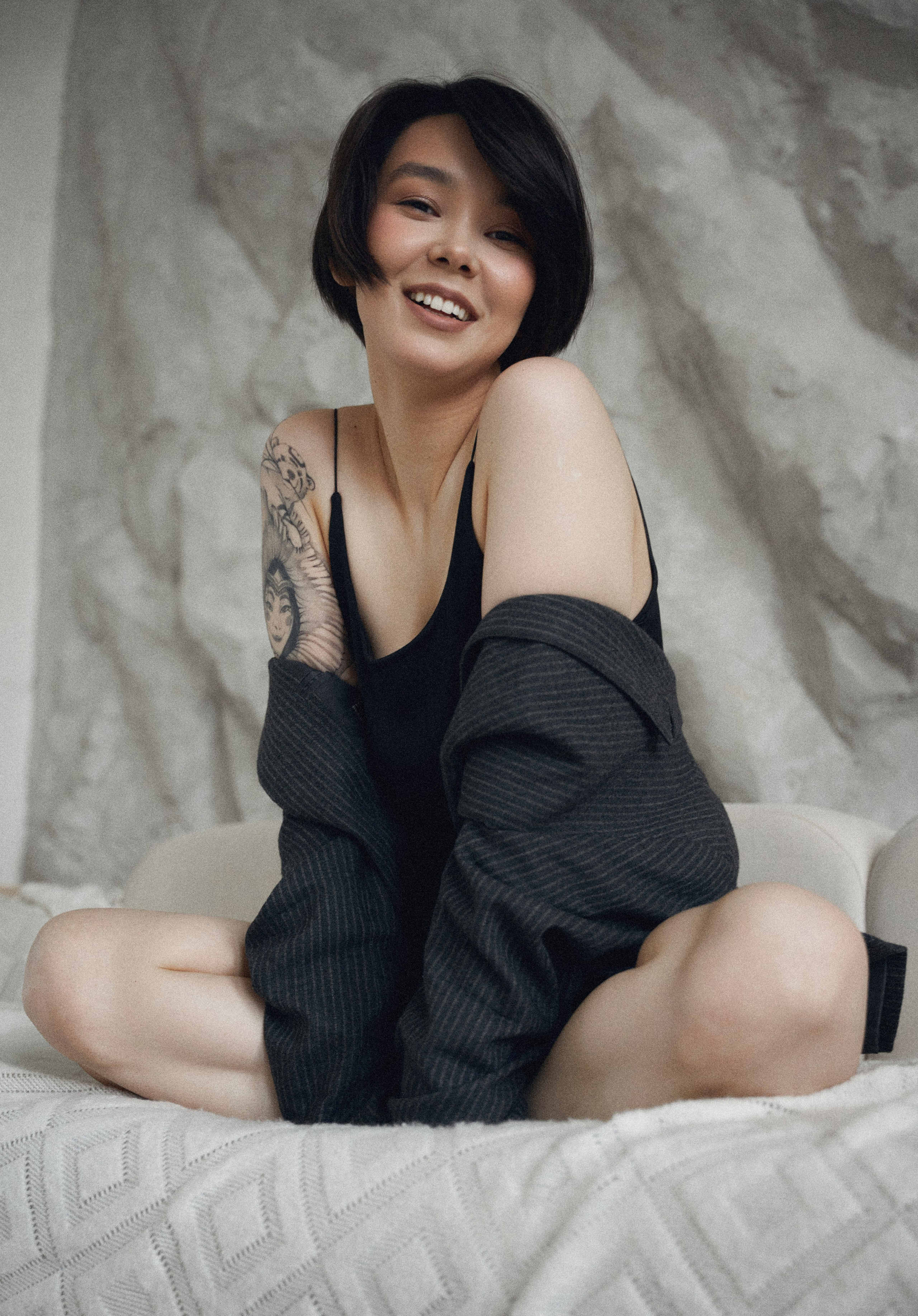 Женский портрет в студии — естественный и искусственный свет. Фотограф в Хабаровске Дмитрий Лемешков