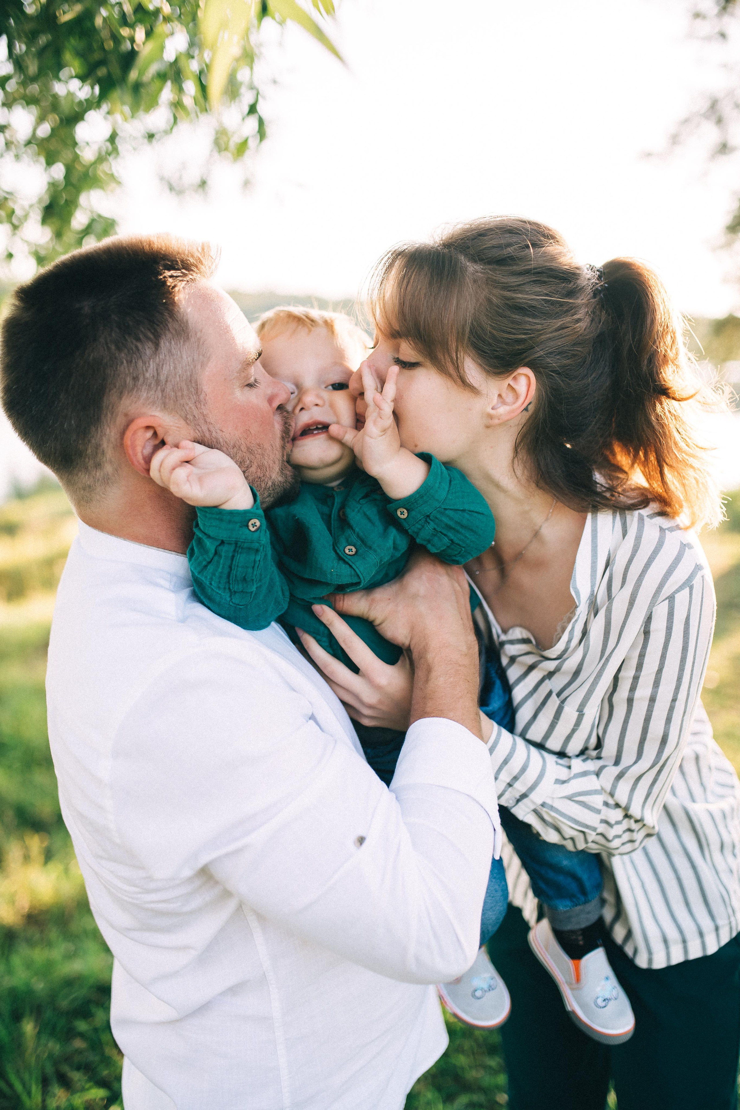 Теплая, уютная, семейная фотосессия на природе, на озере у костра. Семейный и свадебный фотограф в Сарове Дмитрий Власов