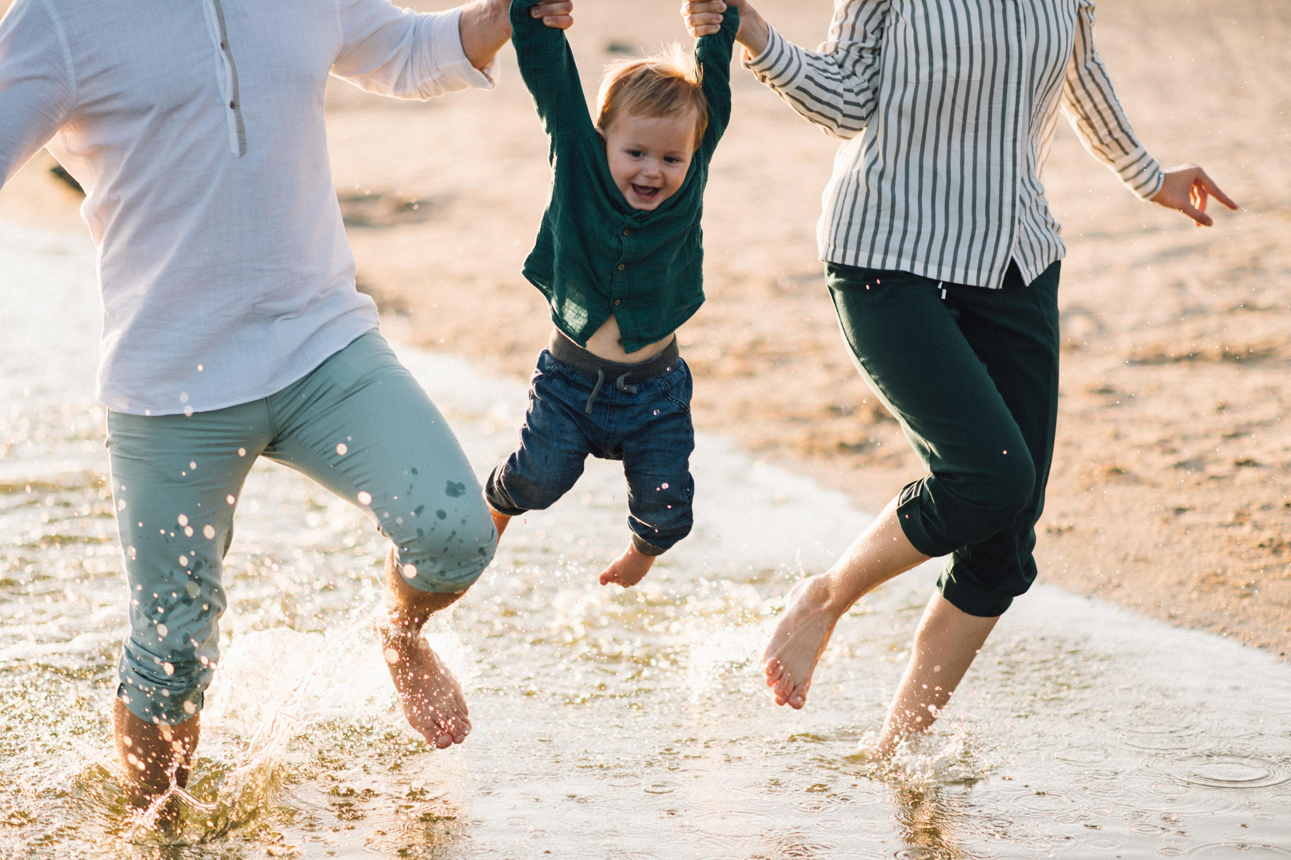 Теплая, уютная, семейная фотосессия на природе, на озере у костра. Семейный и свадебный фотограф в Сарове Дмитрий Власов