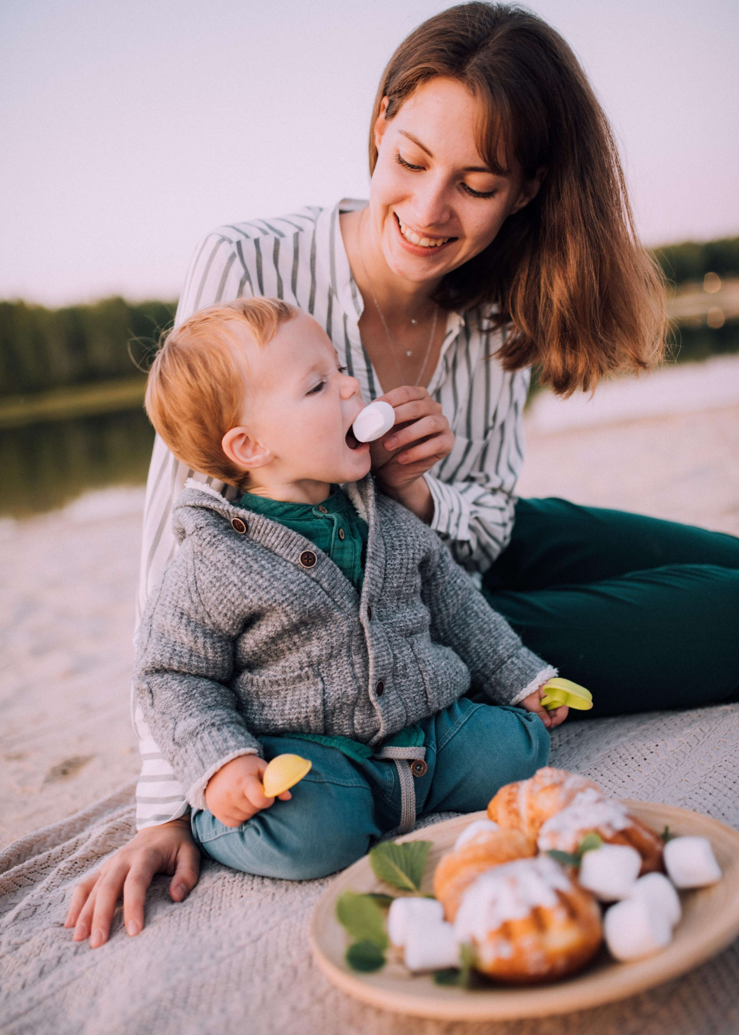 Теплая, уютная, семейная фотосессия на природе, на озере у костра. Семейный и свадебный фотограф в Сарове Дмитрий Власов
