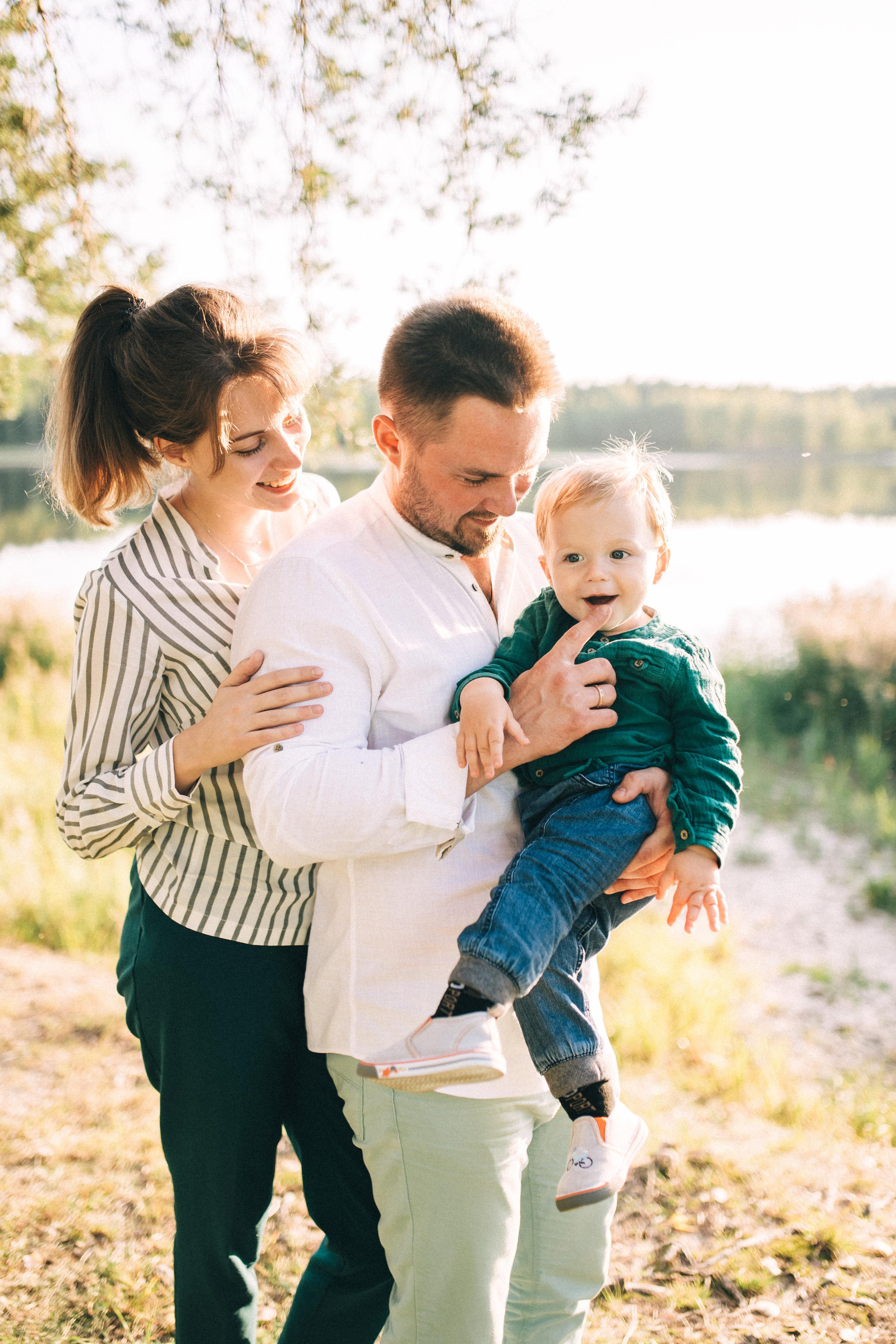 Теплая, уютная, семейная фотосессия на природе, на озере у костра. Семейный и свадебный фотограф в Сарове Дмитрий Власов