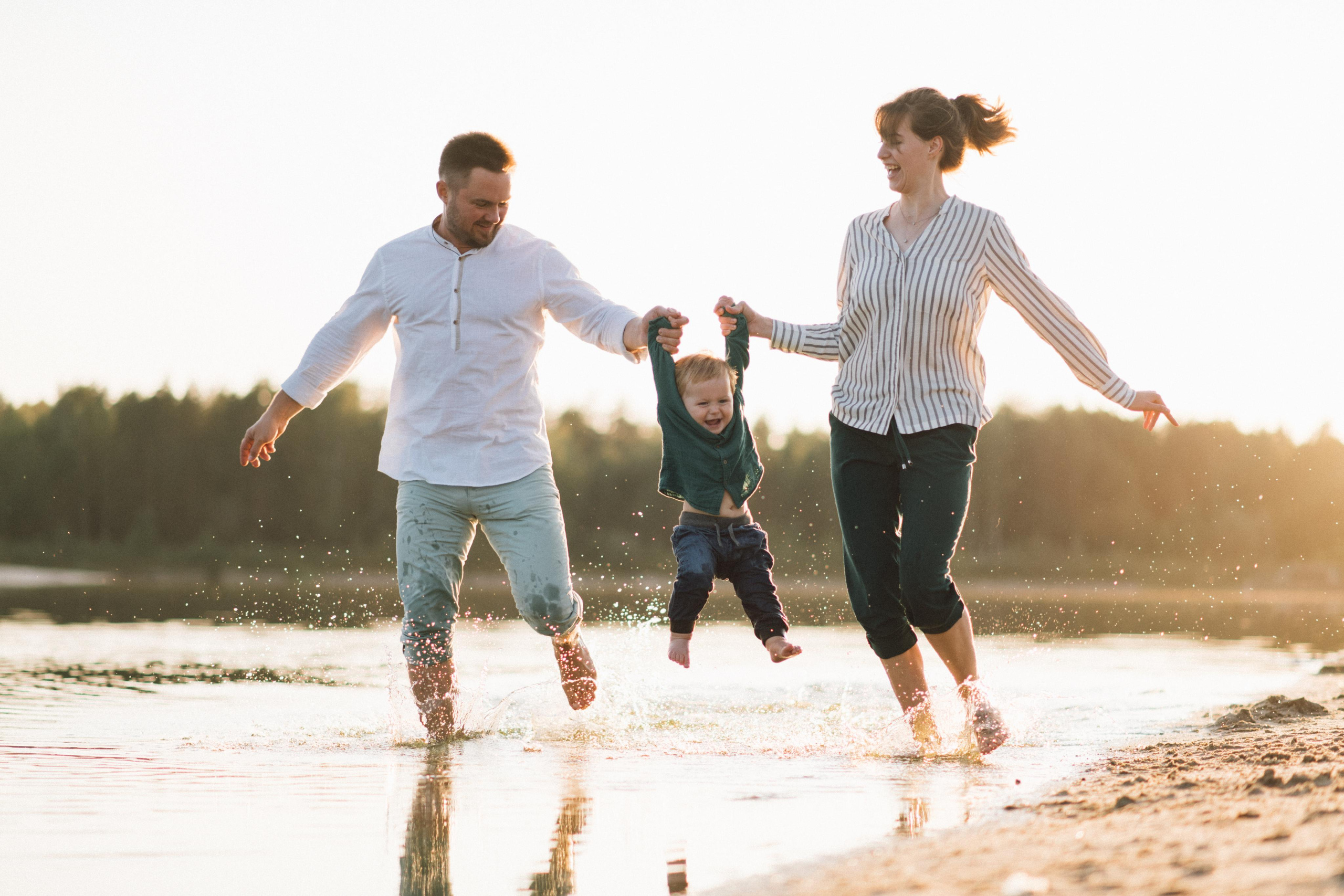 Теплая, уютная, семейная фотосессия на природе, на озере у костра. Семейный и свадебный фотограф в Сарове Дмитрий Власов