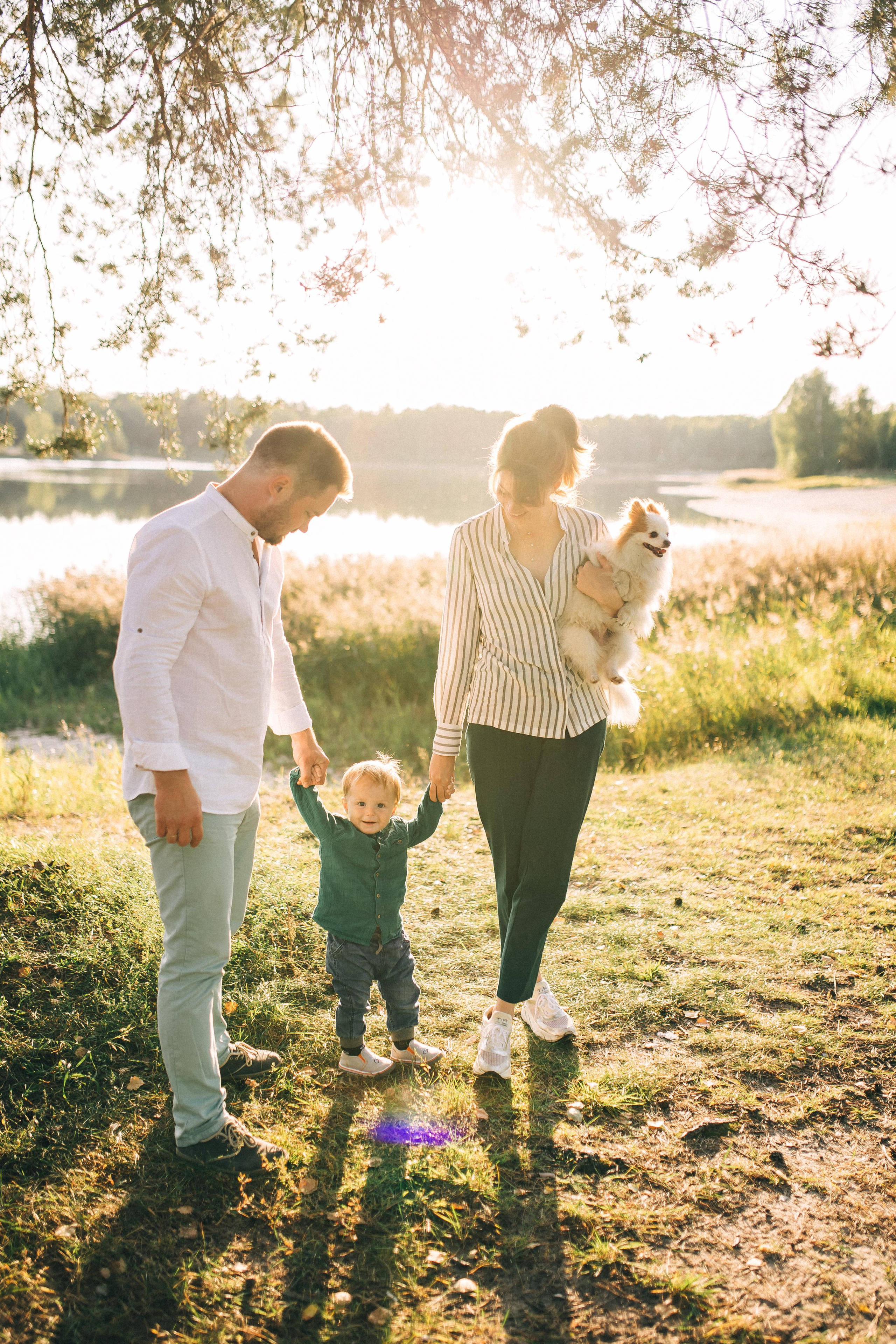 Теплая, уютная, семейная фотосессия на природе, на озере у костра. Семейный и свадебный фотограф в Сарове Дмитрий Власов
