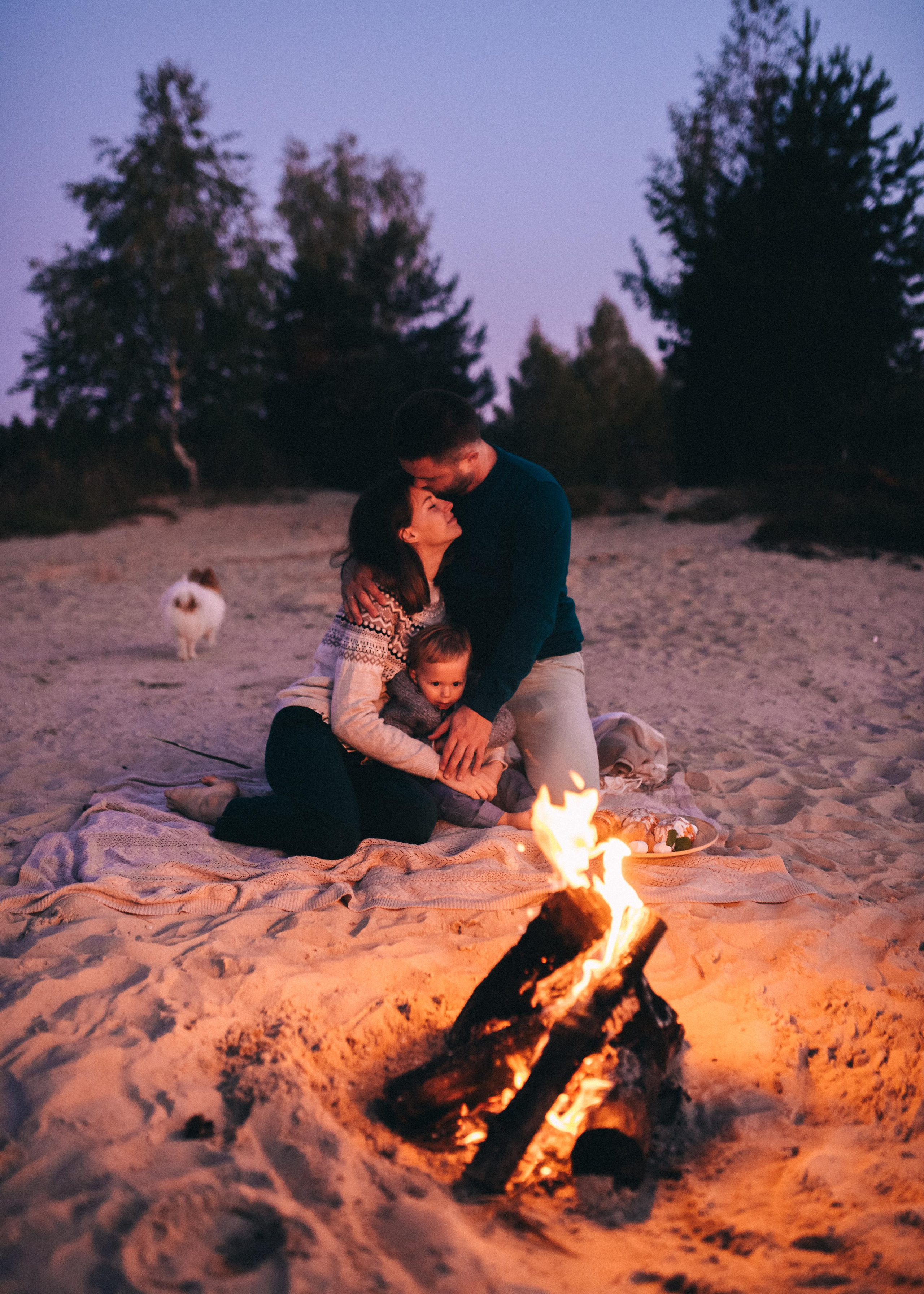 Теплая, уютная, семейная фотосессия на природе, на озере у костра. Семейный и свадебный фотограф в Сарове Дмитрий Власов