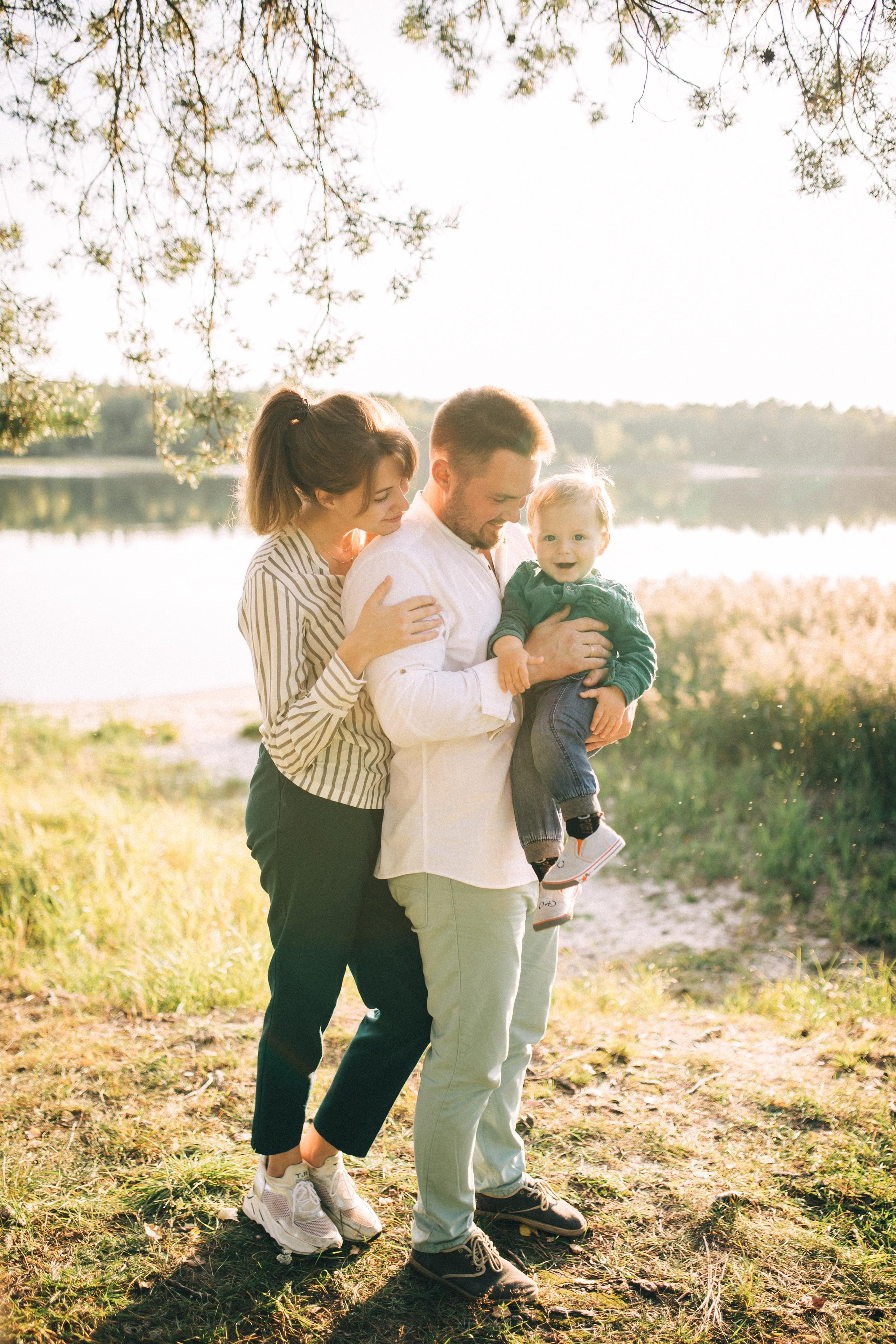 Теплая, уютная, семейная фотосессия на природе, на озере у костра. Семейный и свадебный фотограф в Сарове Дмитрий Власов