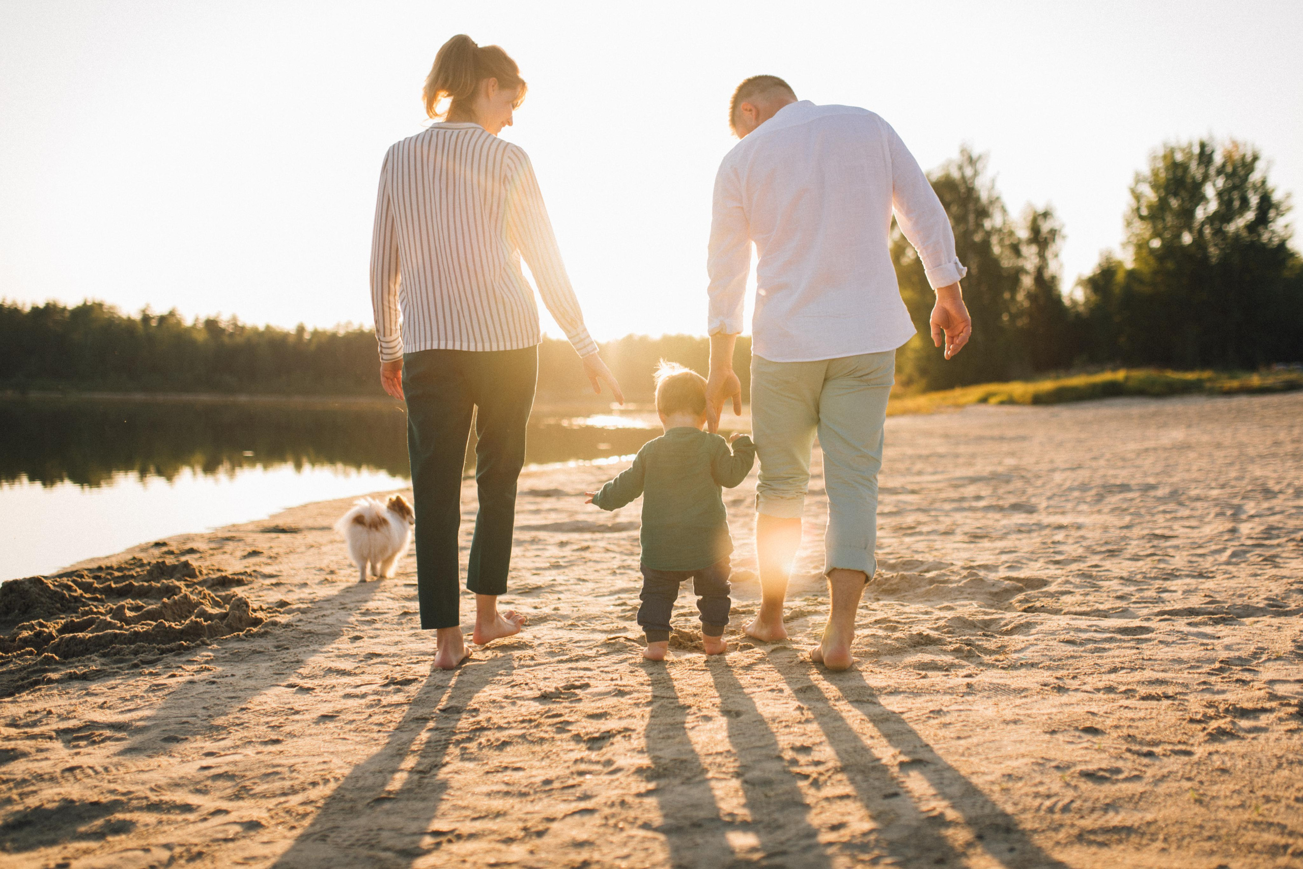 Теплая, уютная, семейная фотосессия на природе, на озере у костра. Семейный и свадебный фотограф в Сарове Дмитрий Власов