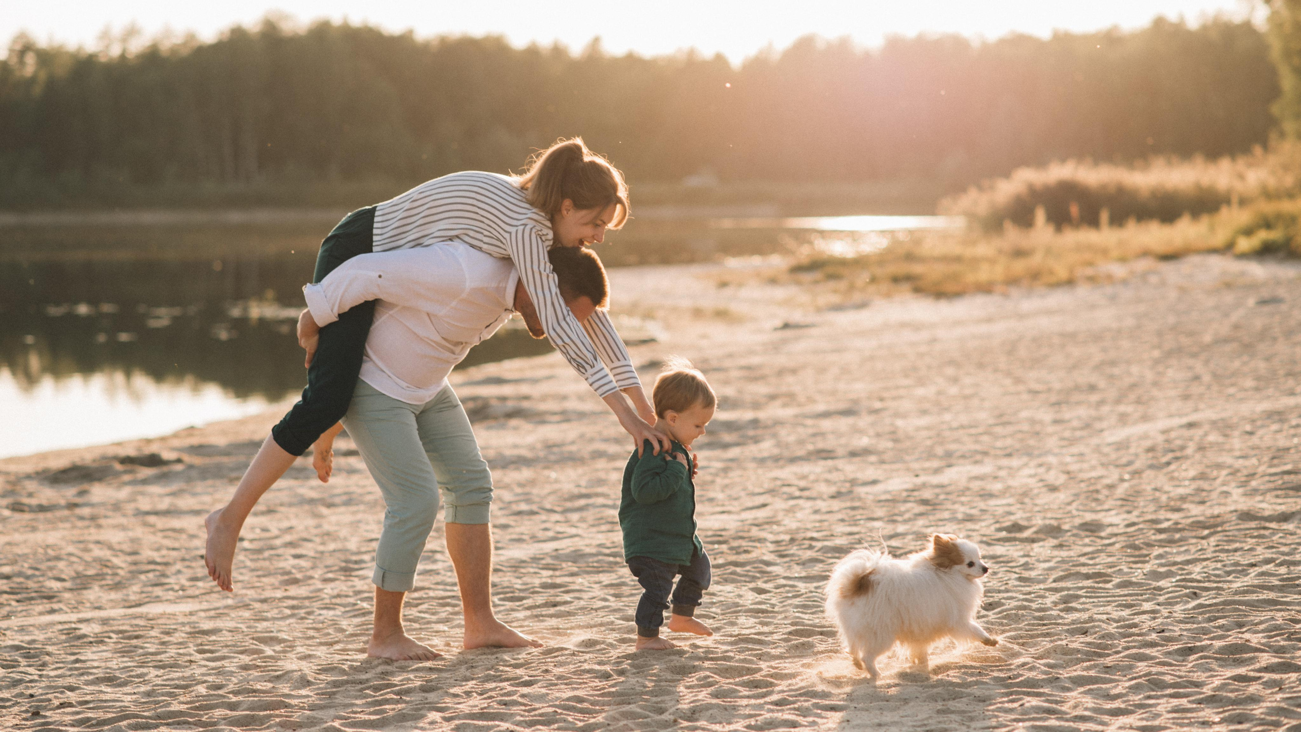 Теплая, уютная, семейная фотосессия на природе, на озере у костра. Семейный и свадебный фотограф в Сарове Дмитрий Власов