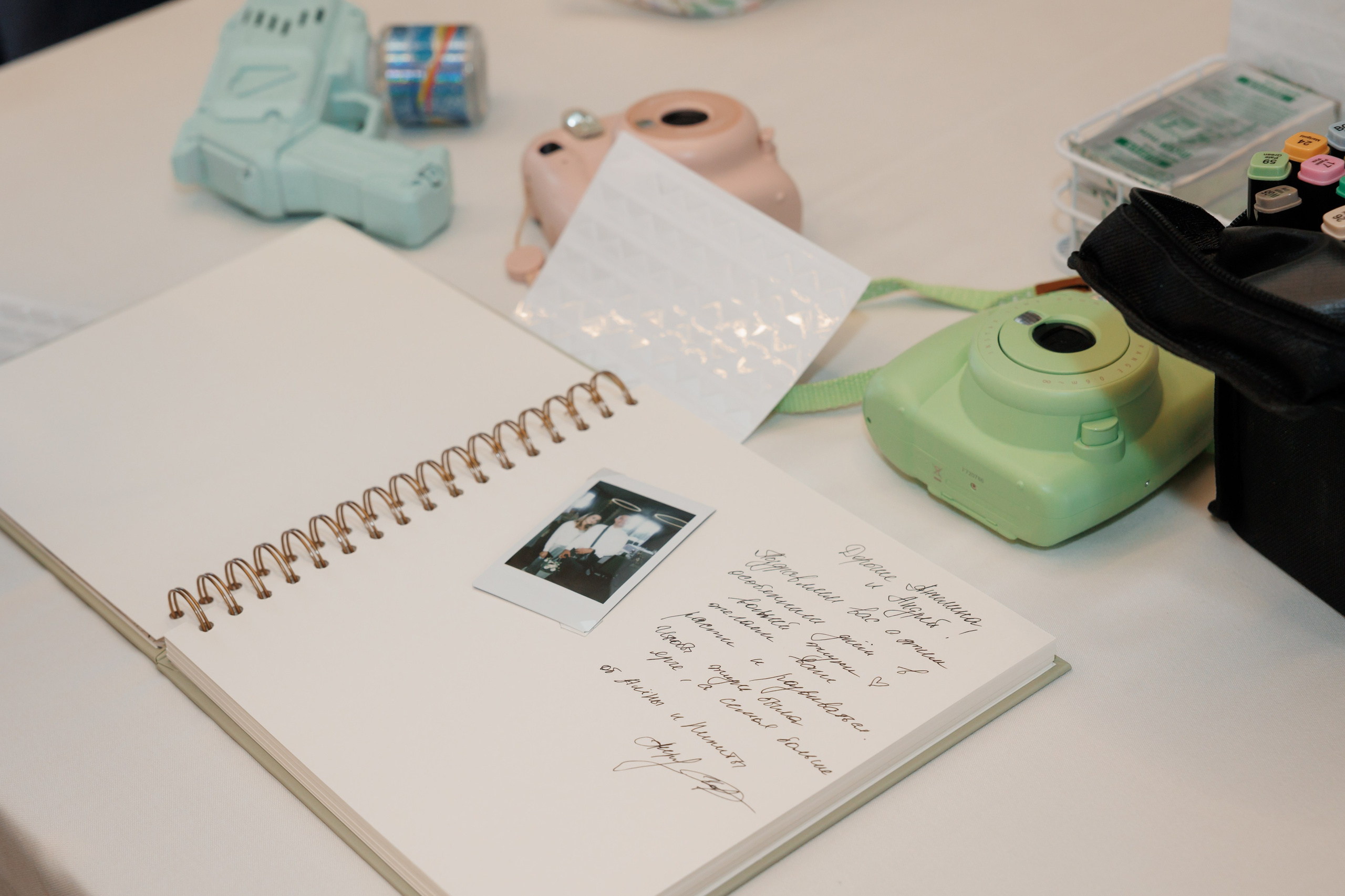 Регистрация в отеле Fish Point, ЗАГС Бутово, прогулка в Остафьево. Свадебный и репортажный фотограф (Москва, Королев и другие)