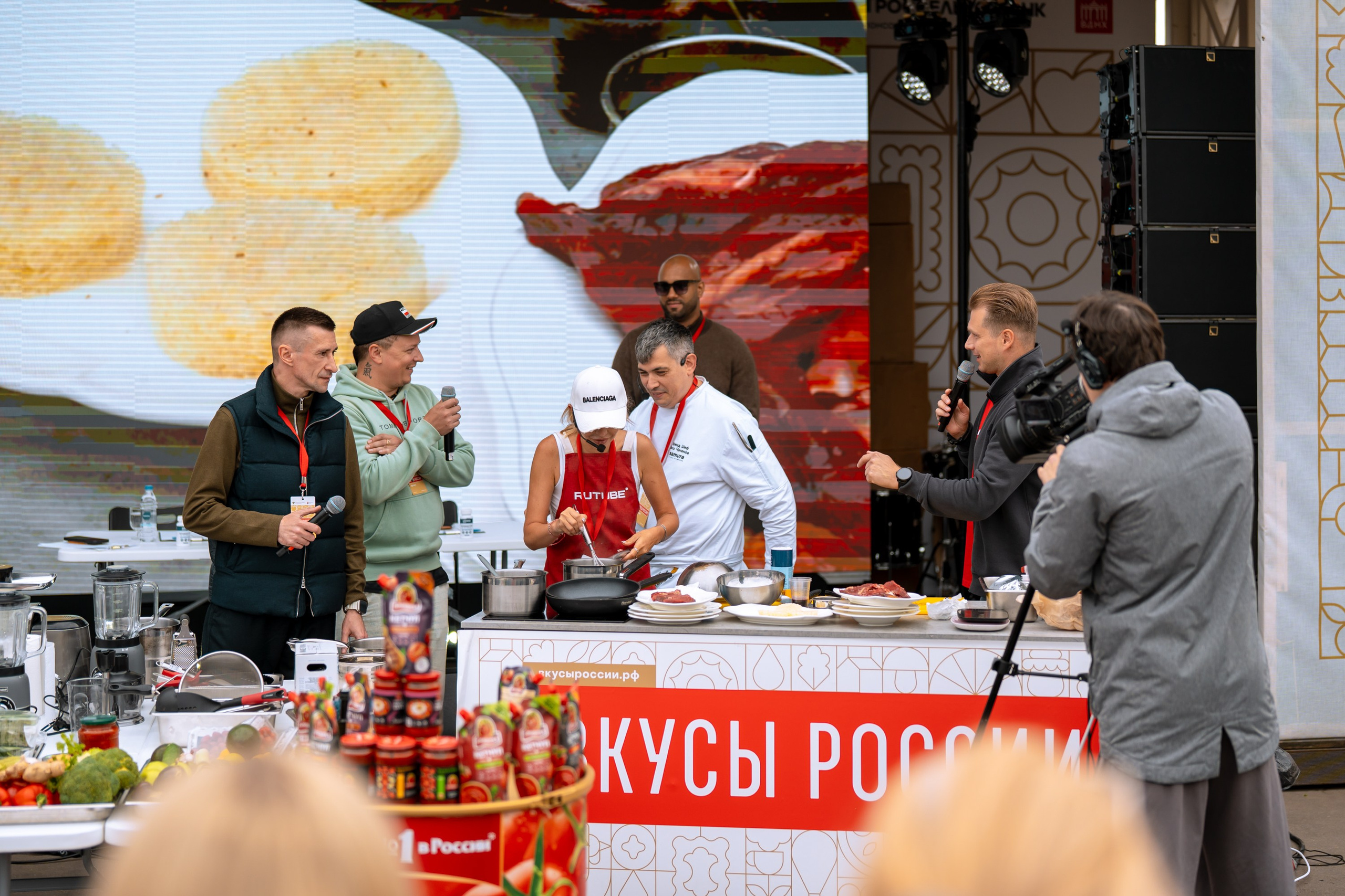 Репортаж с фестиваля «Вкусы России» — Москва, ВДНХ 2025. Максим Козлов — фотограф в Казани | Репортаж, бизнес-контент, фуд-фото