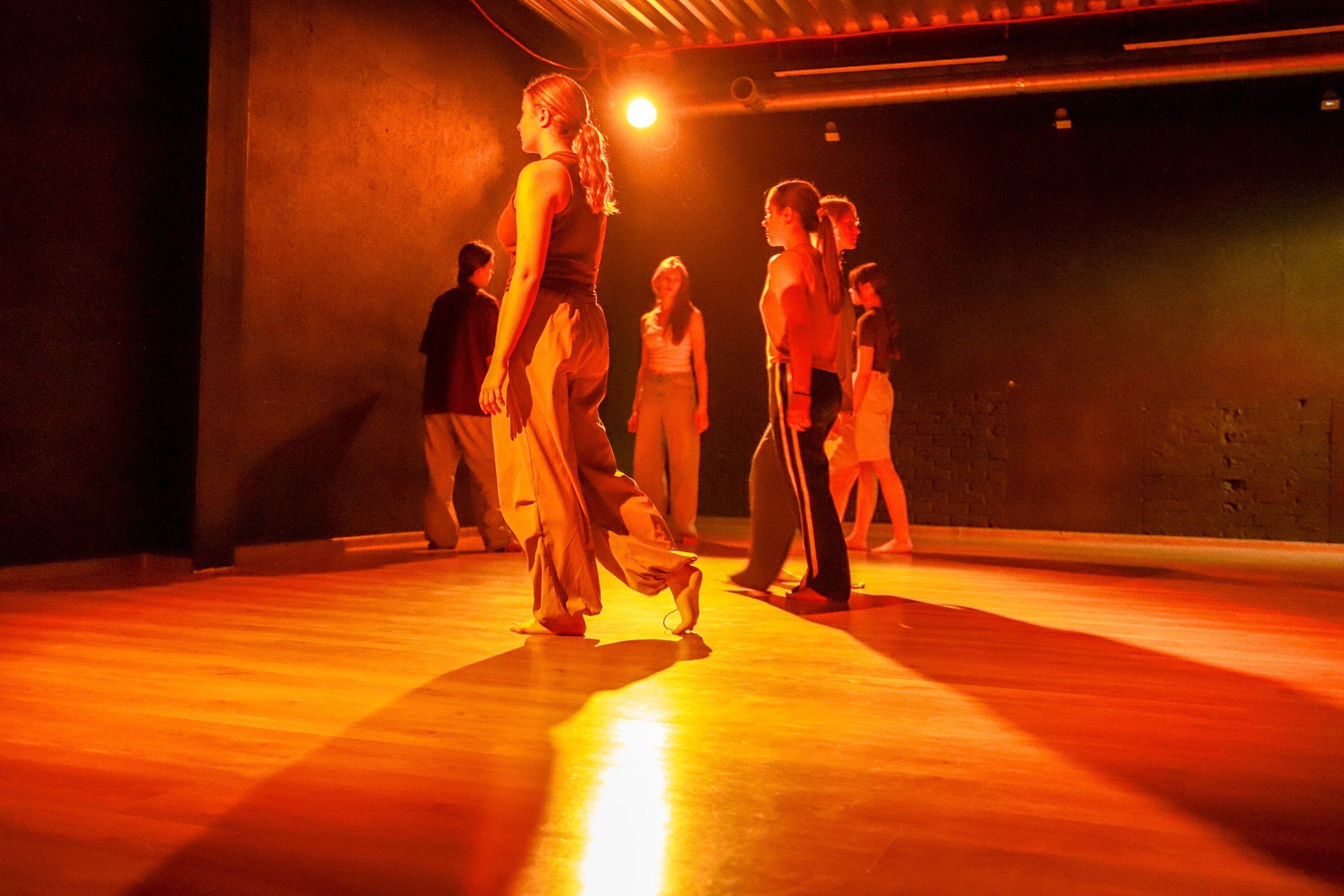 Современный показ Подземка. Небесные ласточки. Фотограф Юлия Мальцева