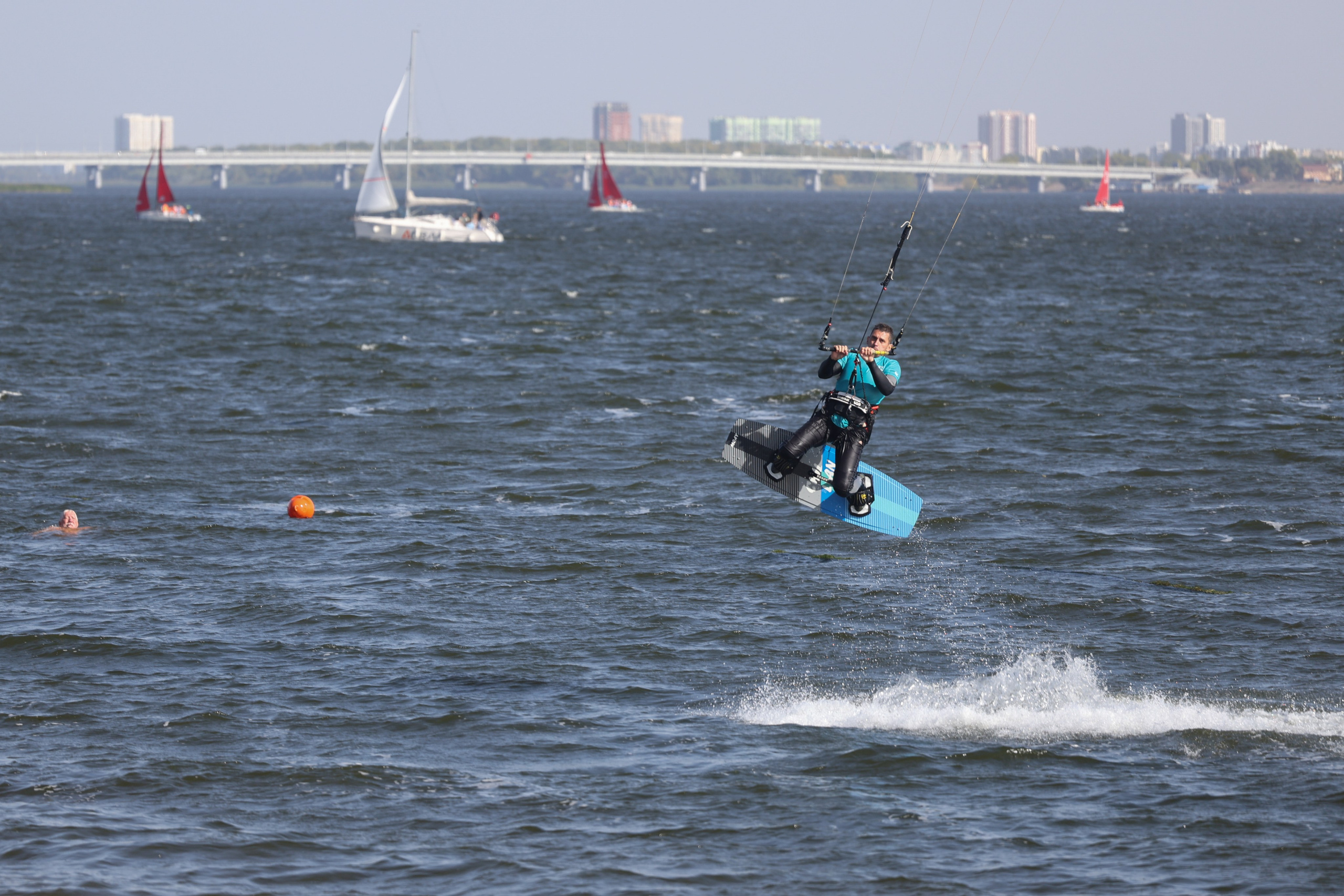 Кайт-Серфинг на Волге. Фотограф Дмитрий Алексеев