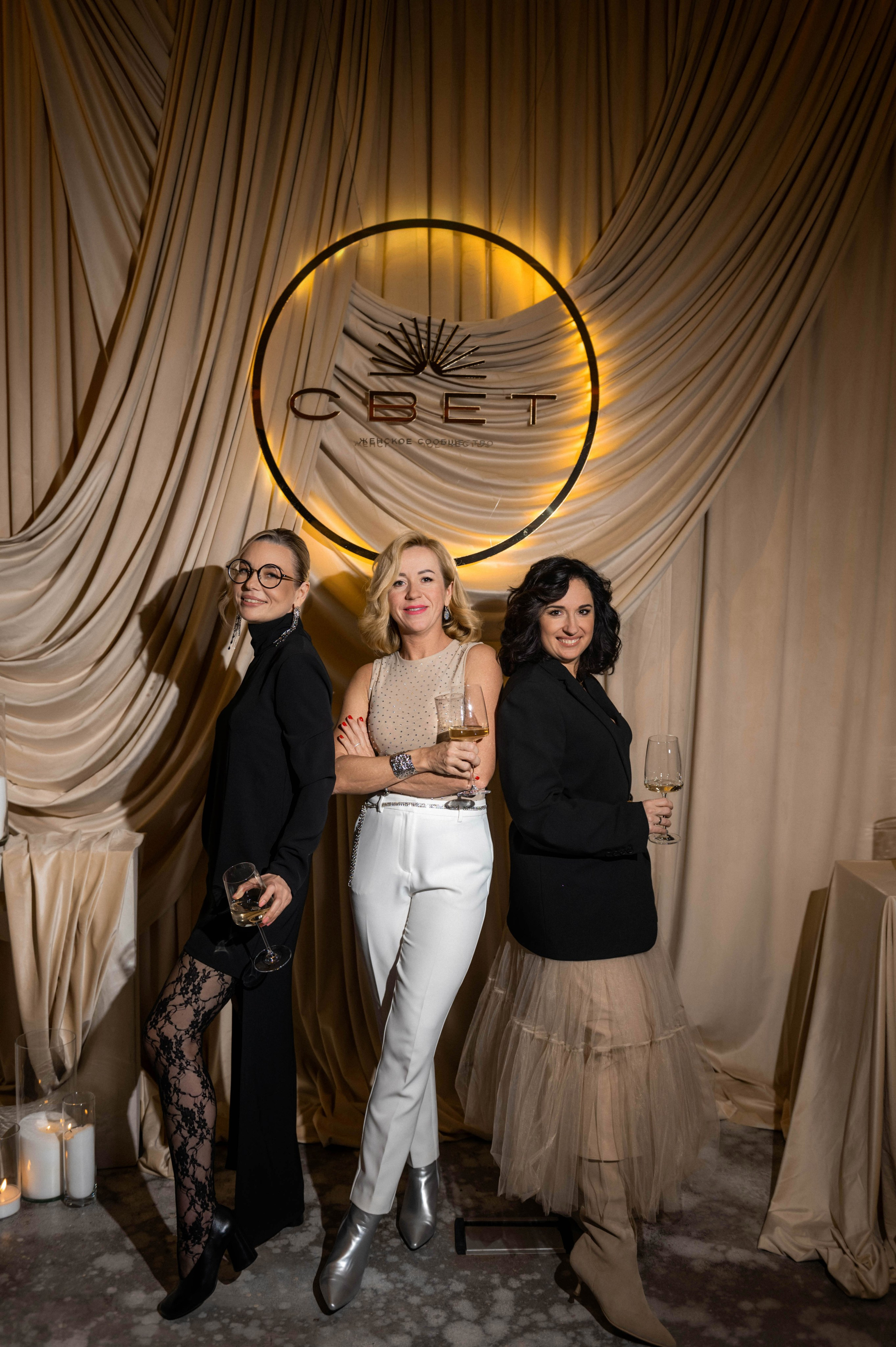 Light. Свадебный фотограф МОСКВА, КРЫМ, СМОЛЕНСК АЛЯ КОНОВАЛОВА