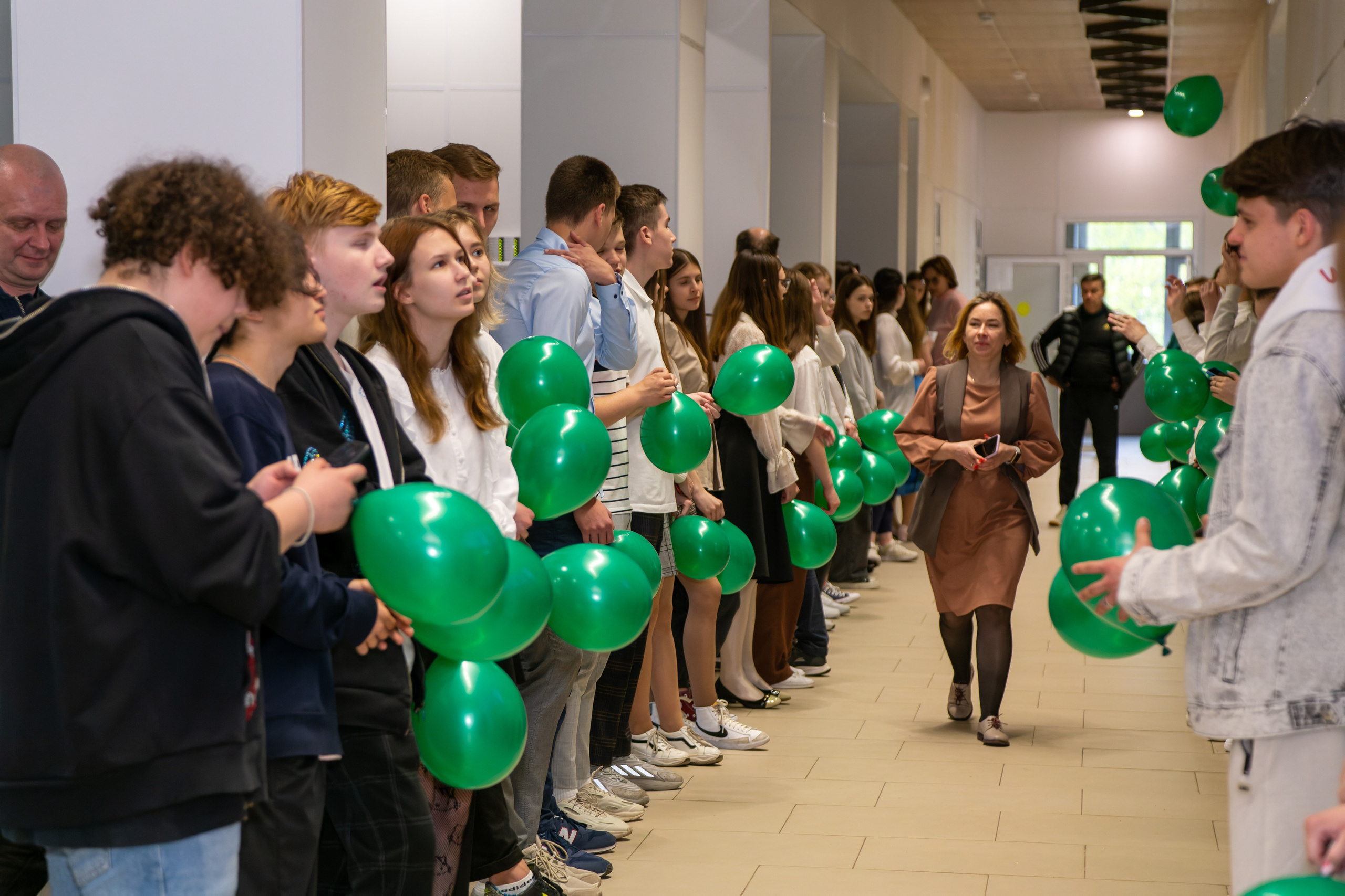 Последний звонок, выпускной в школе. «Студия DRONAVT`s» — видеосъёмка и фотография г. Москва