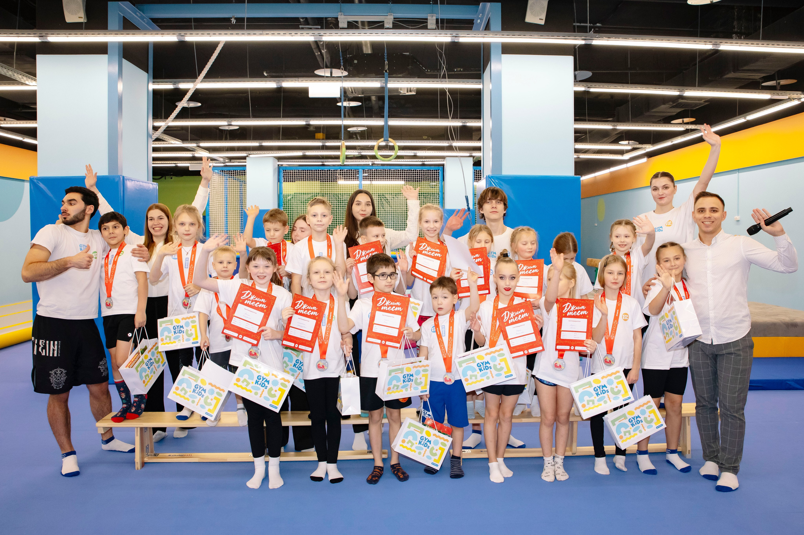 Соревнования по гимнастике в Gymkids Чертаново. Профессиональный фотограф в Москве | Заказать фотосессию и съемку