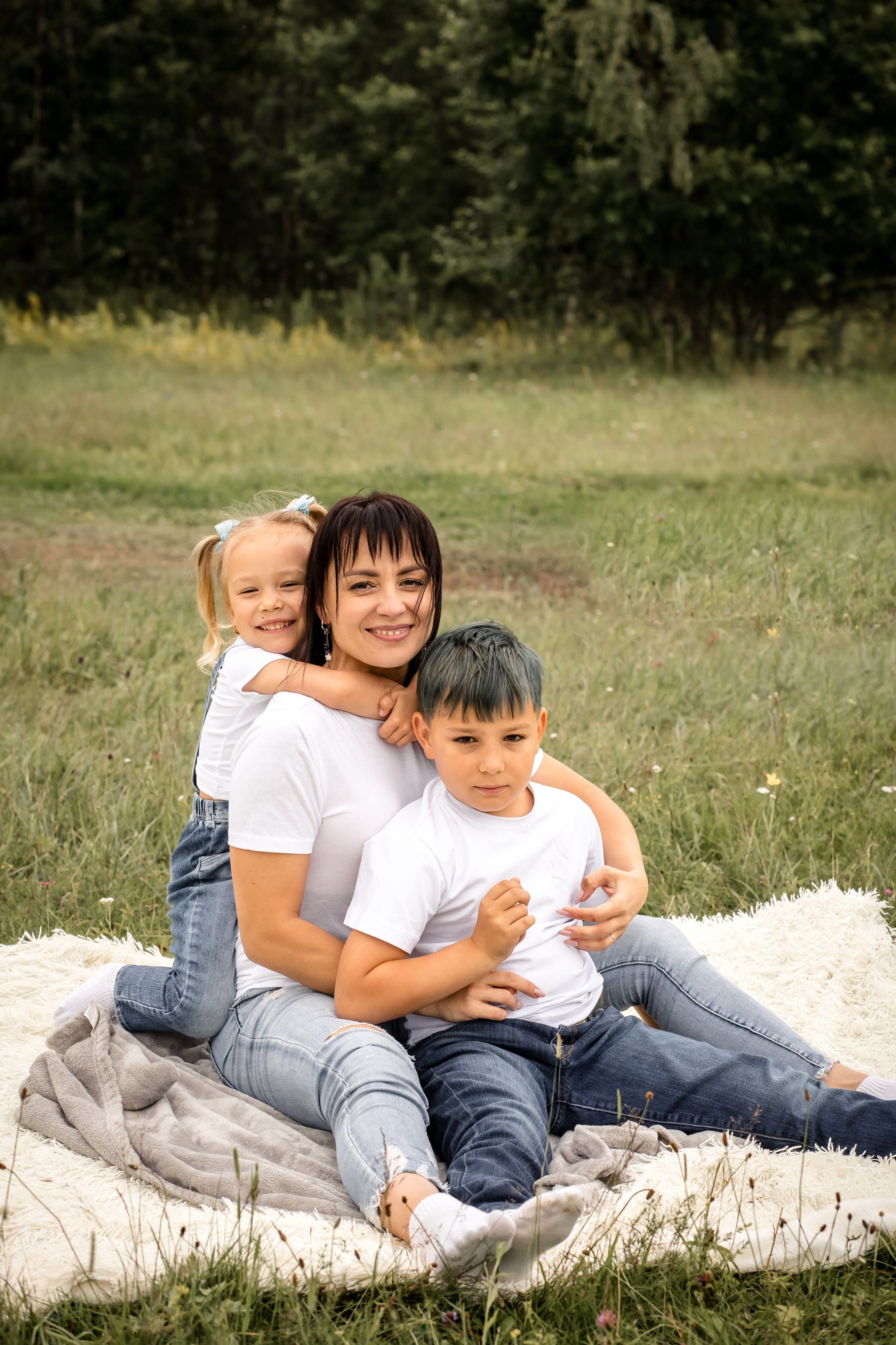 Катя с детками