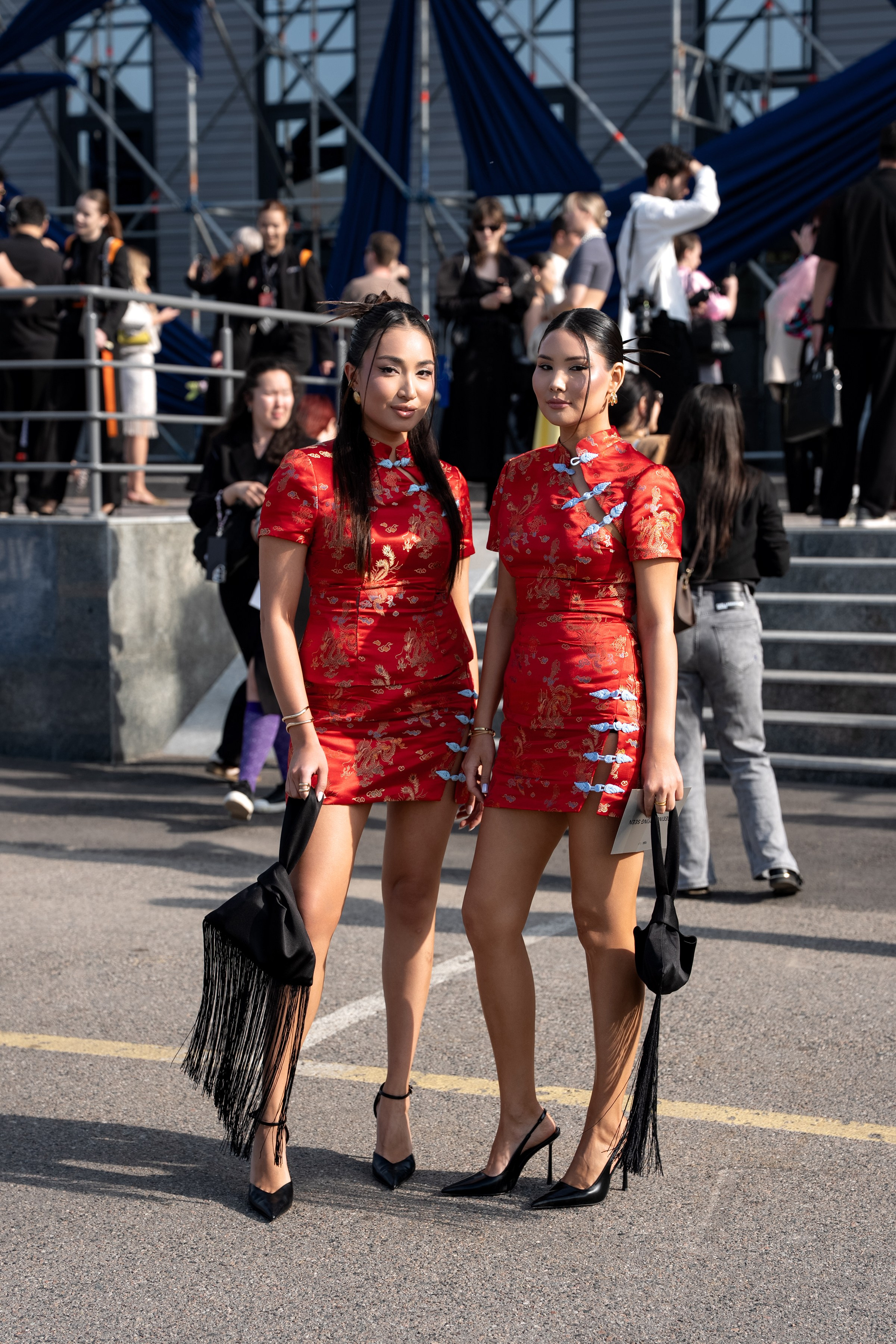 Visa Fashion Week Almaty Pre-Fall 2026 April StreetStyle Day 1. Сайт Алматинского НЮ АРТ, будуар и фэшн фотографа Дениса Карпенко