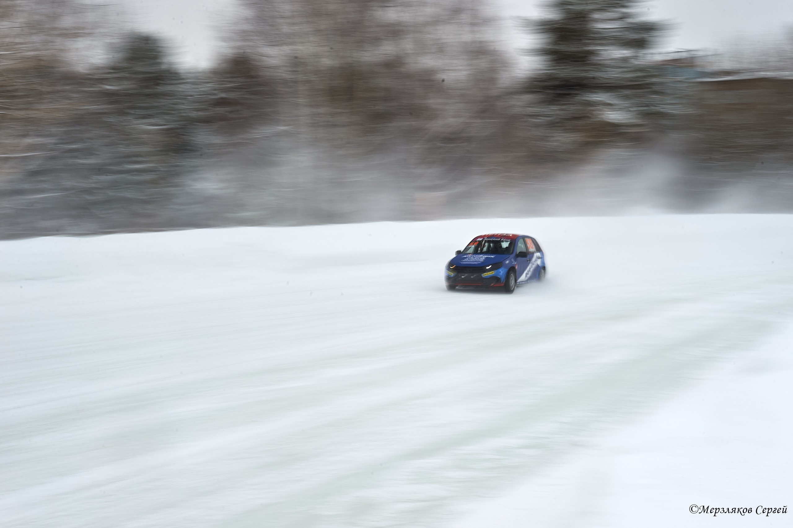 Трековые автогонки на льду Чемпионат России. Спортивный репортажный фотограф в Ижевске Сергей Мерзляков