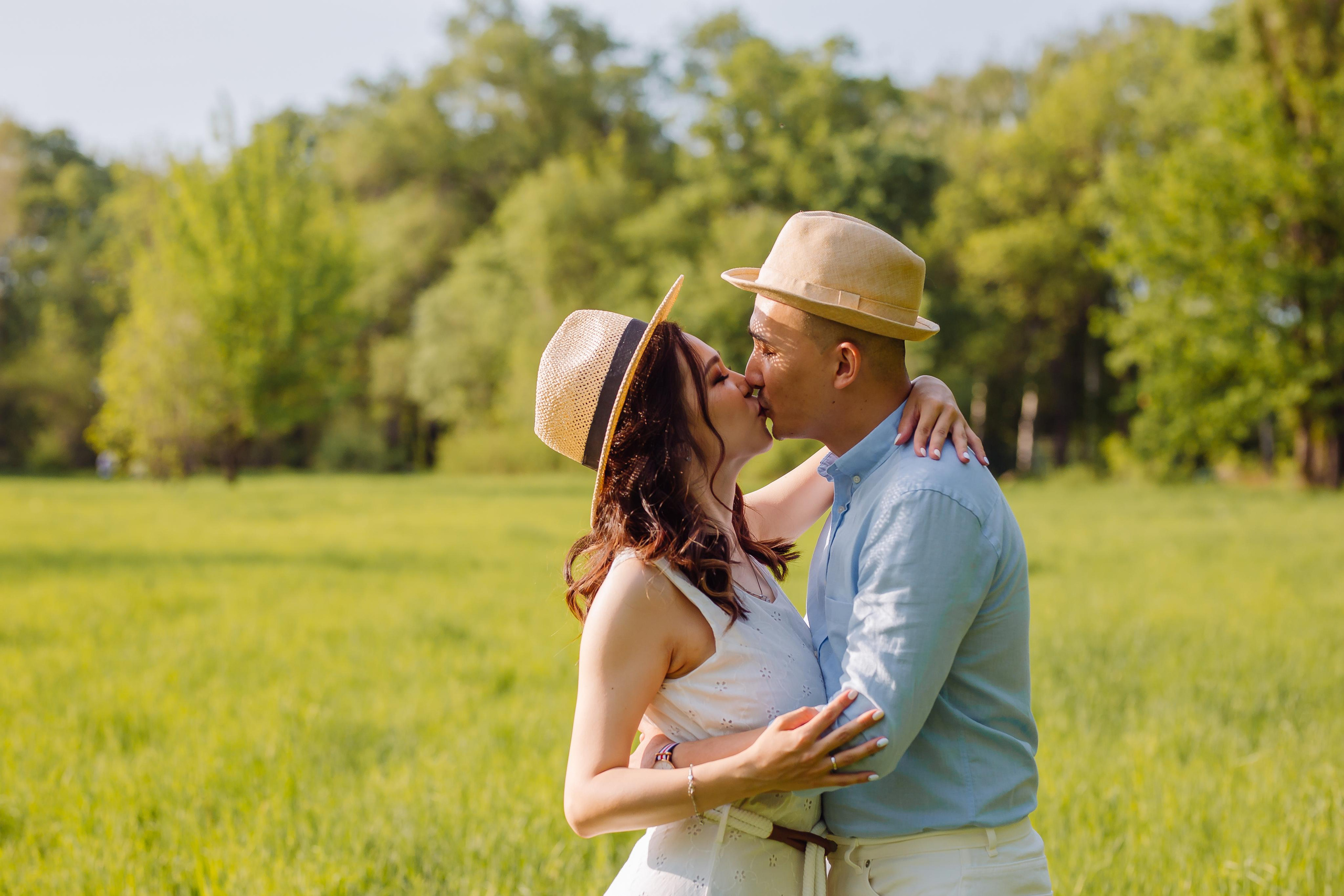 Love Story. Свадебный и семейный фотограф в Алматы Laura Dosmann