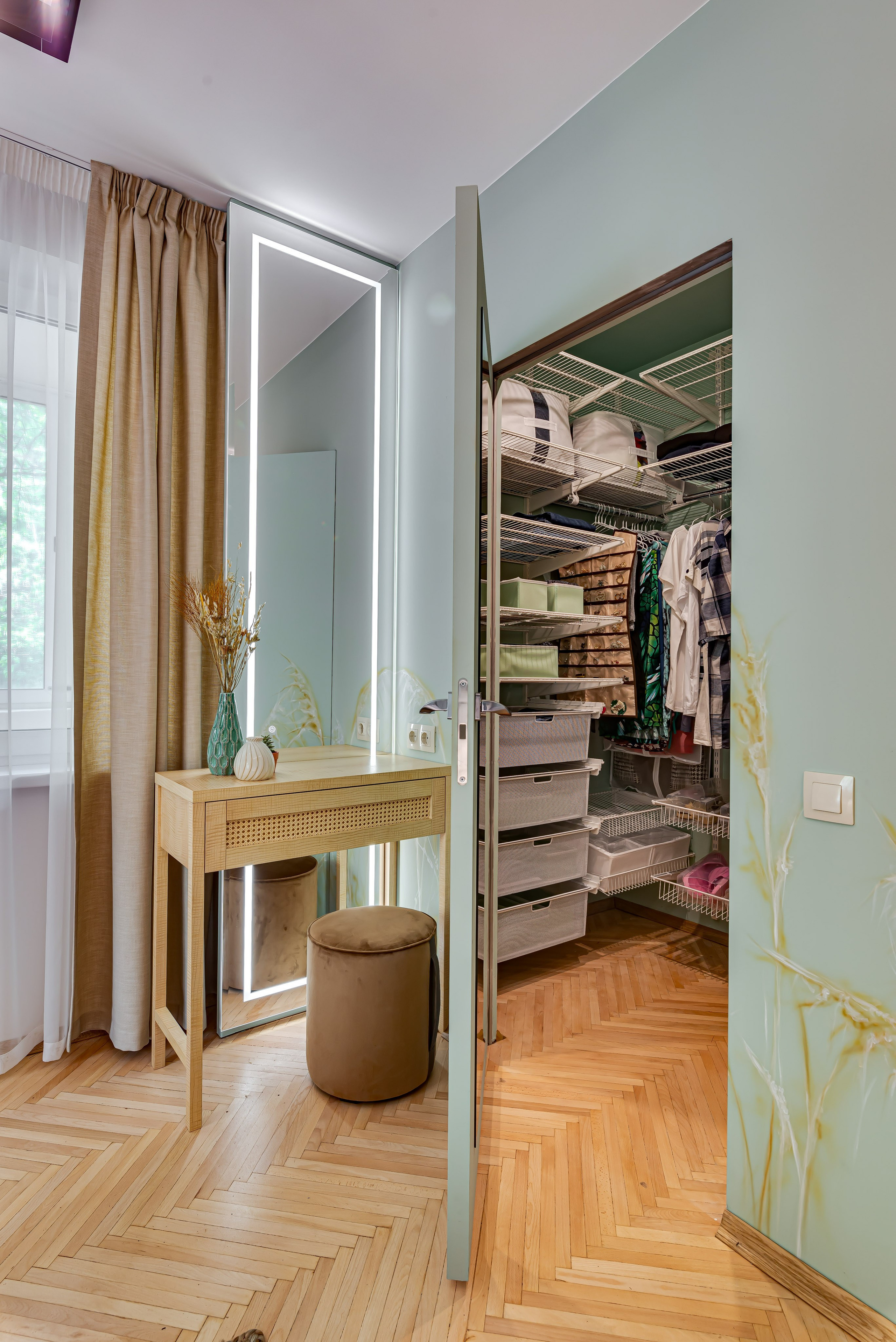 Спальня для телепроекта Большие Перемены на канале Россия 1. Интерьерная съёмка и виртуальные туры — Интерьерный фотограф Кузнецов Сергей (photopixiq)