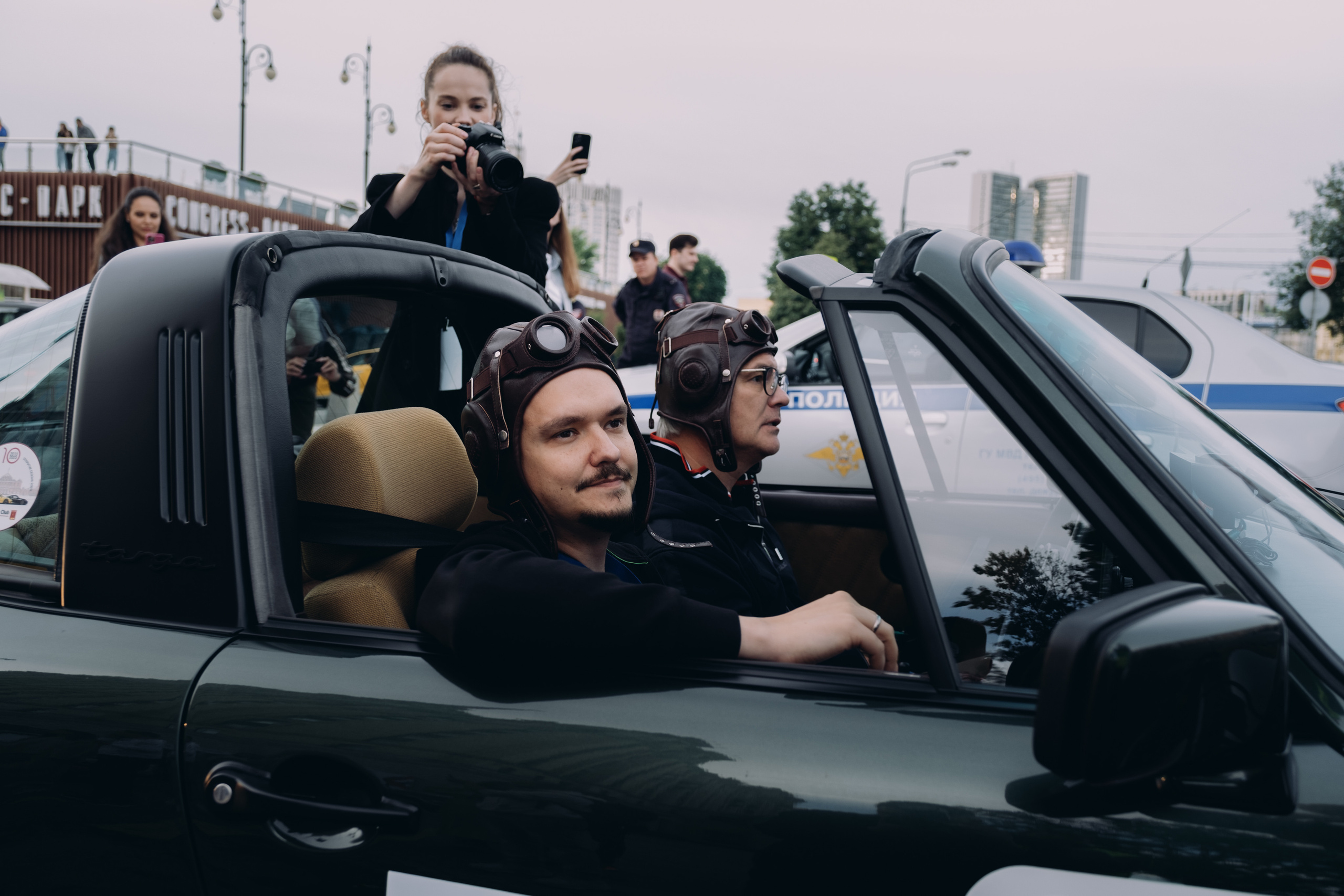 Ретро-ралли «Ночная Москва — 2023». Репортажный и портретный фотограф в Москве Илья Спиридонов