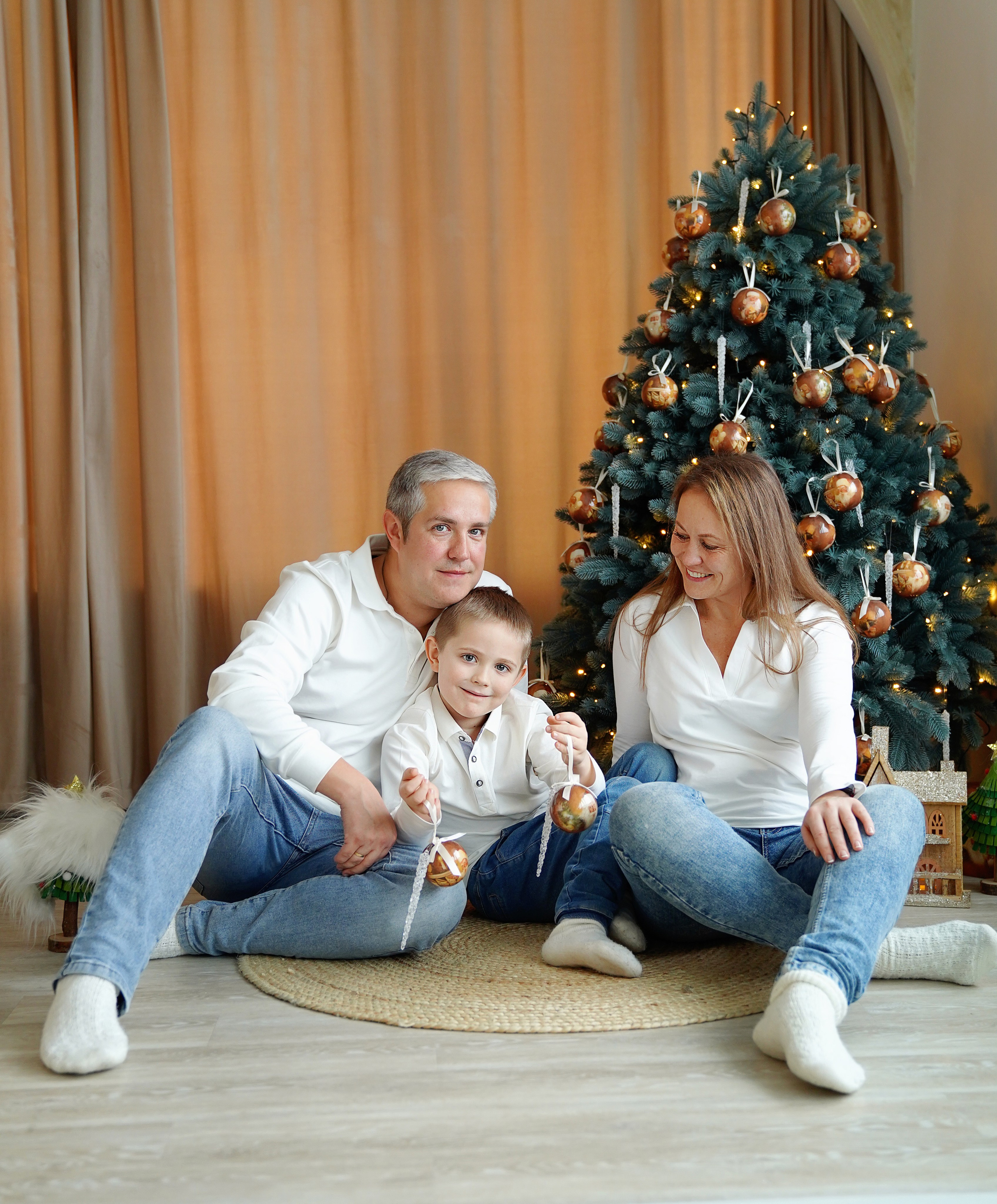 Семейная фотосессия в студии ZOOM (Сосенки). Семейный и детский фотограф в Москве Екатерина Офицерова