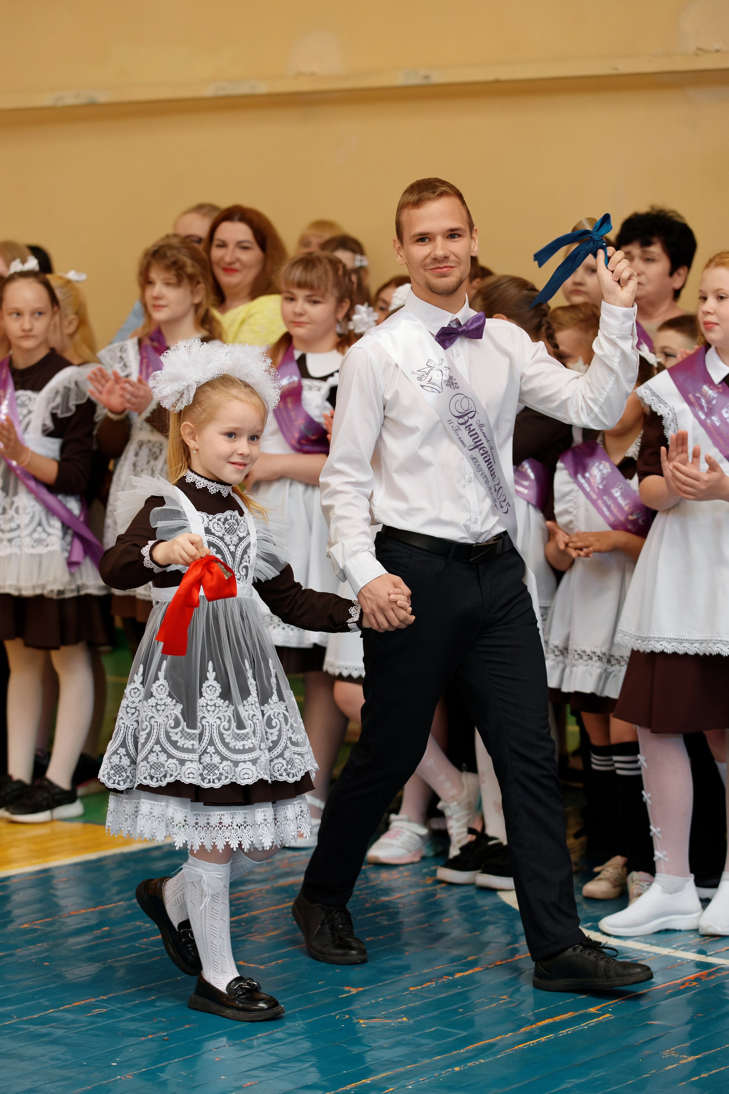 Последний звонок Школа № 42. Семейный фотограф — Макс Белогрудов