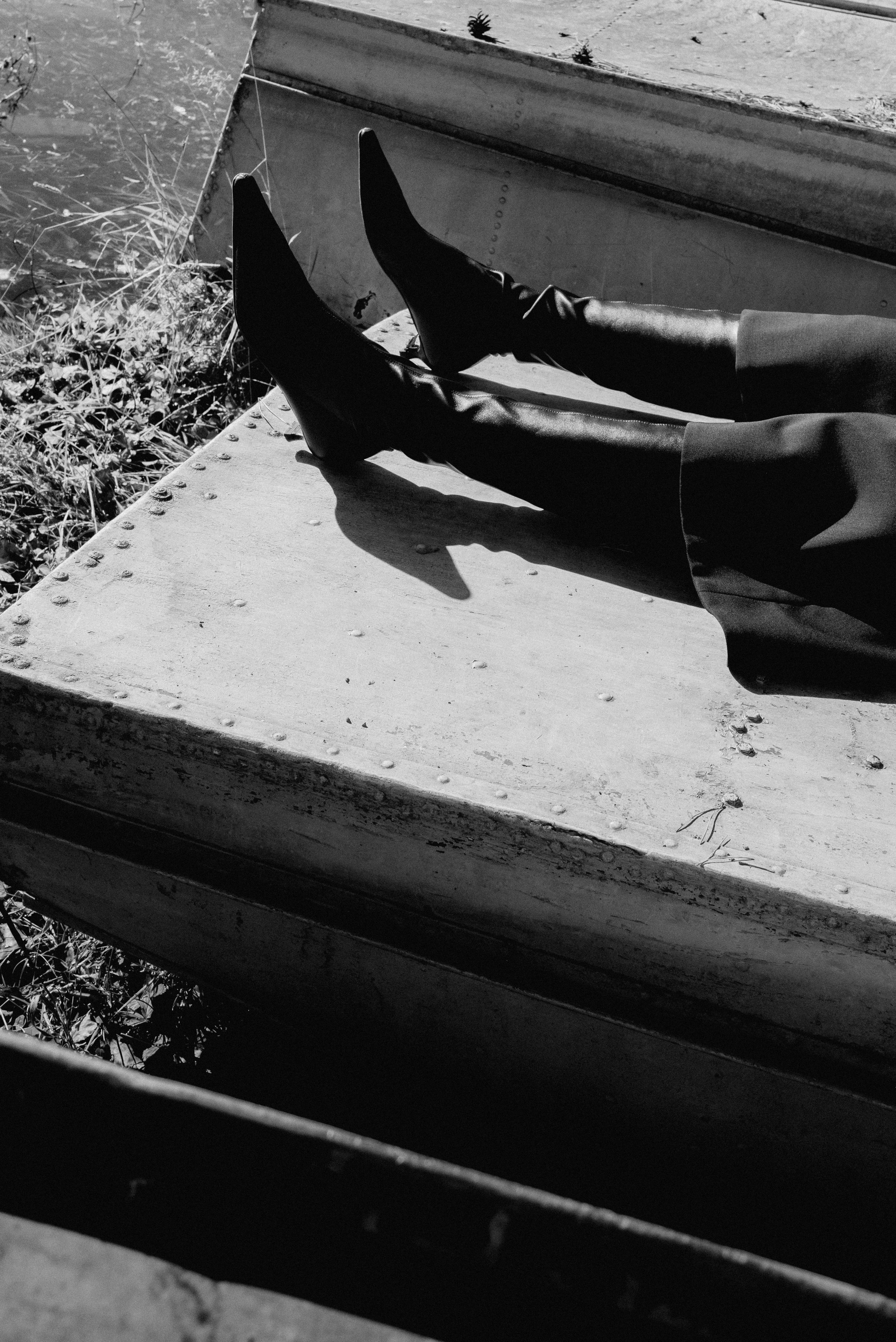 I am Diana, a portrait photographer. I take pictures around the world