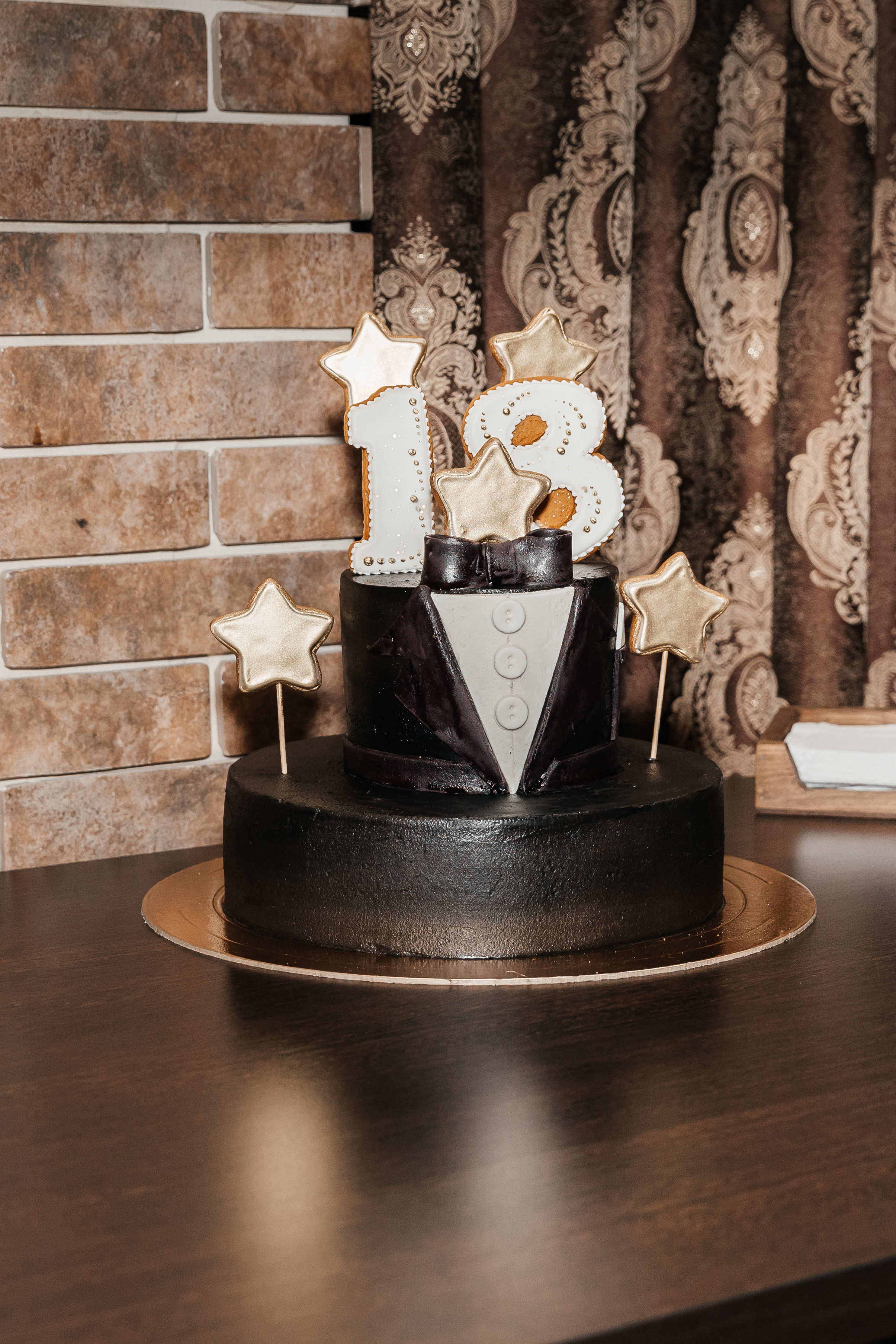 День рождения Владислава 18 лет. Фотограф Любава Колесник. Выпускные альбомы в Крымском районе