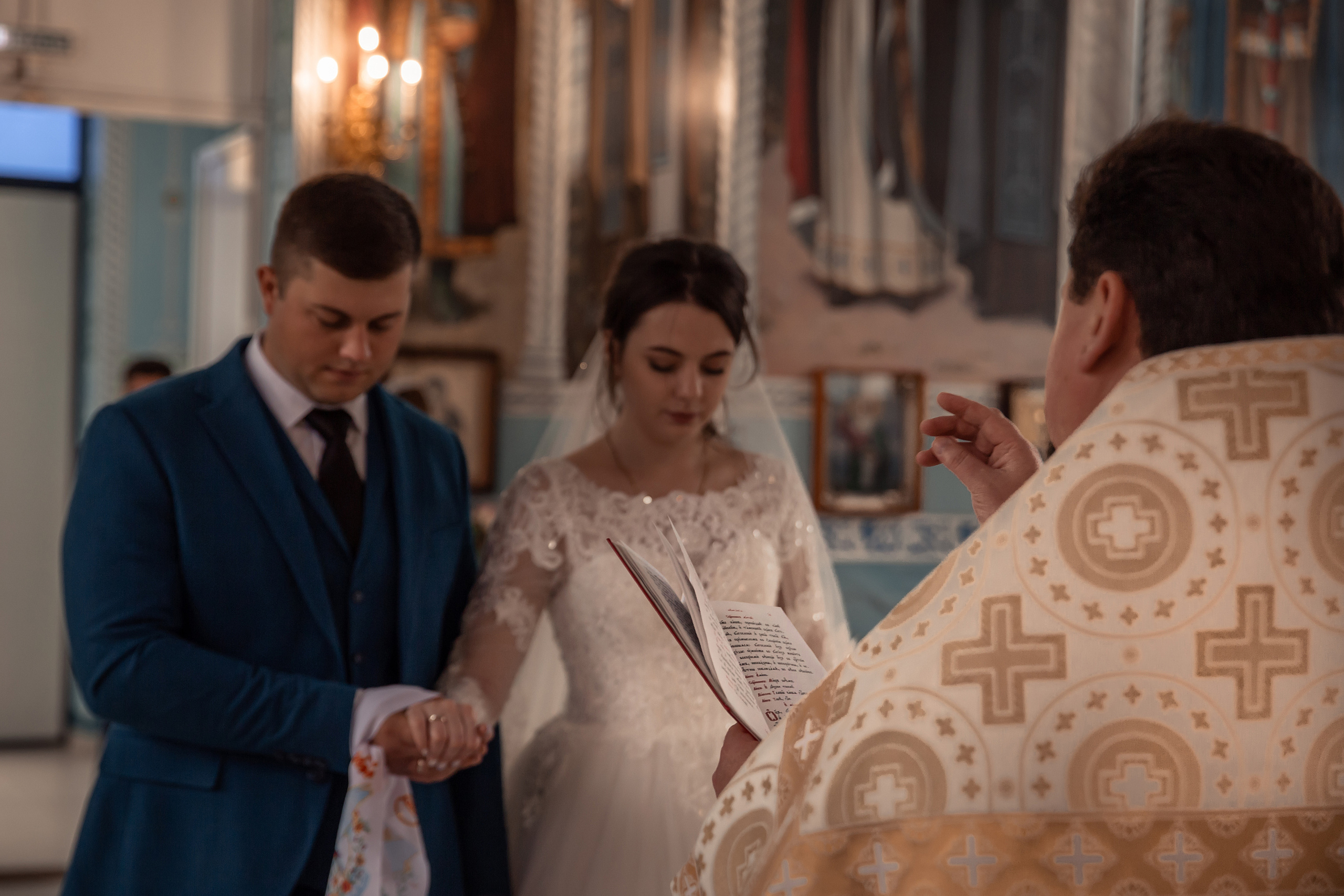 Венчание. Фотограф Любава Колесник. Выпускные альбомы в Крымском районе