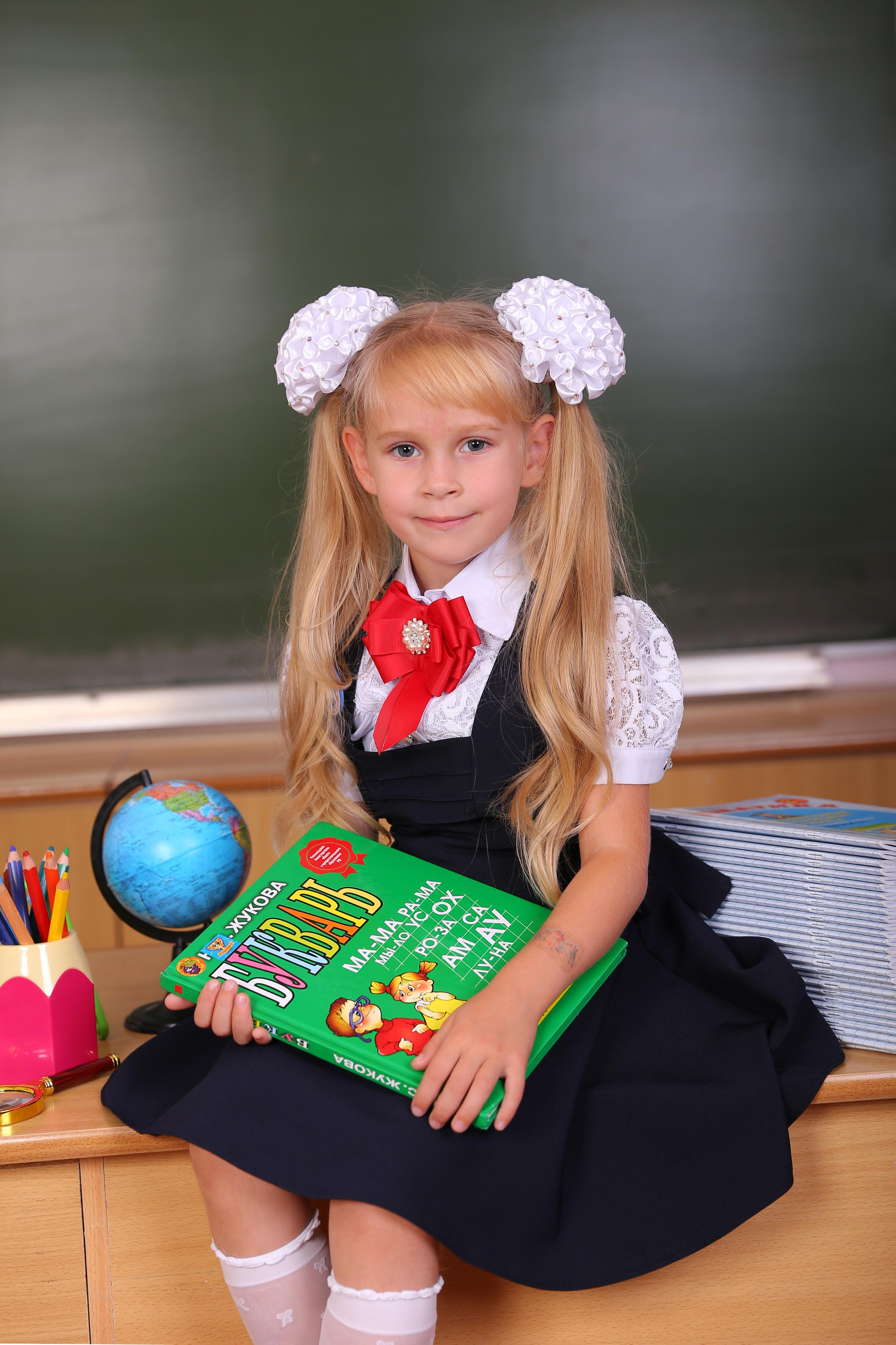 Фотосессия в начальной школе Крымск. Фотограф Любава Колесник. Выпускные альбомы в Крымском районе