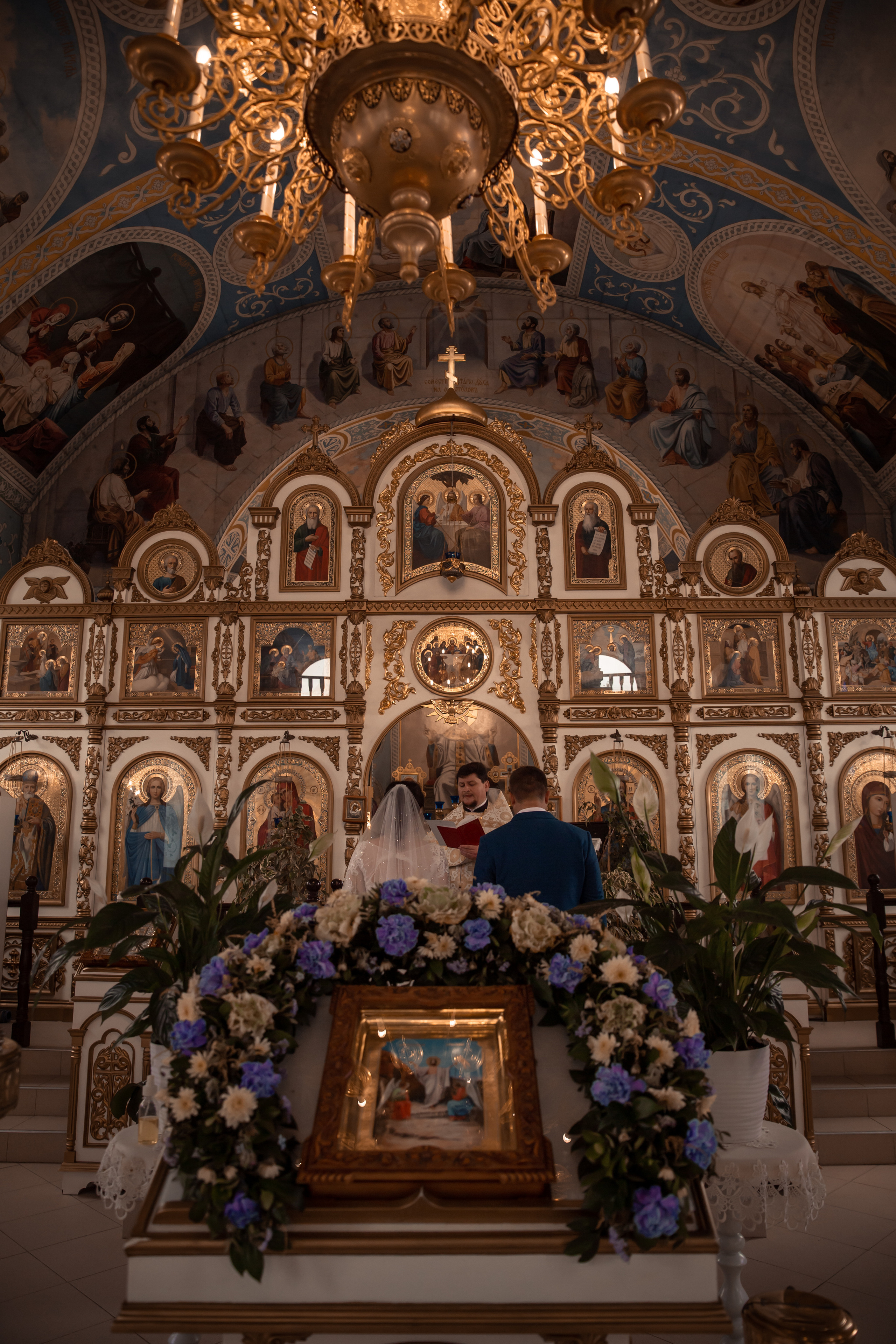 Венчание. Фотограф Любава Колесник. Выпускные альбомы в Крымском районе