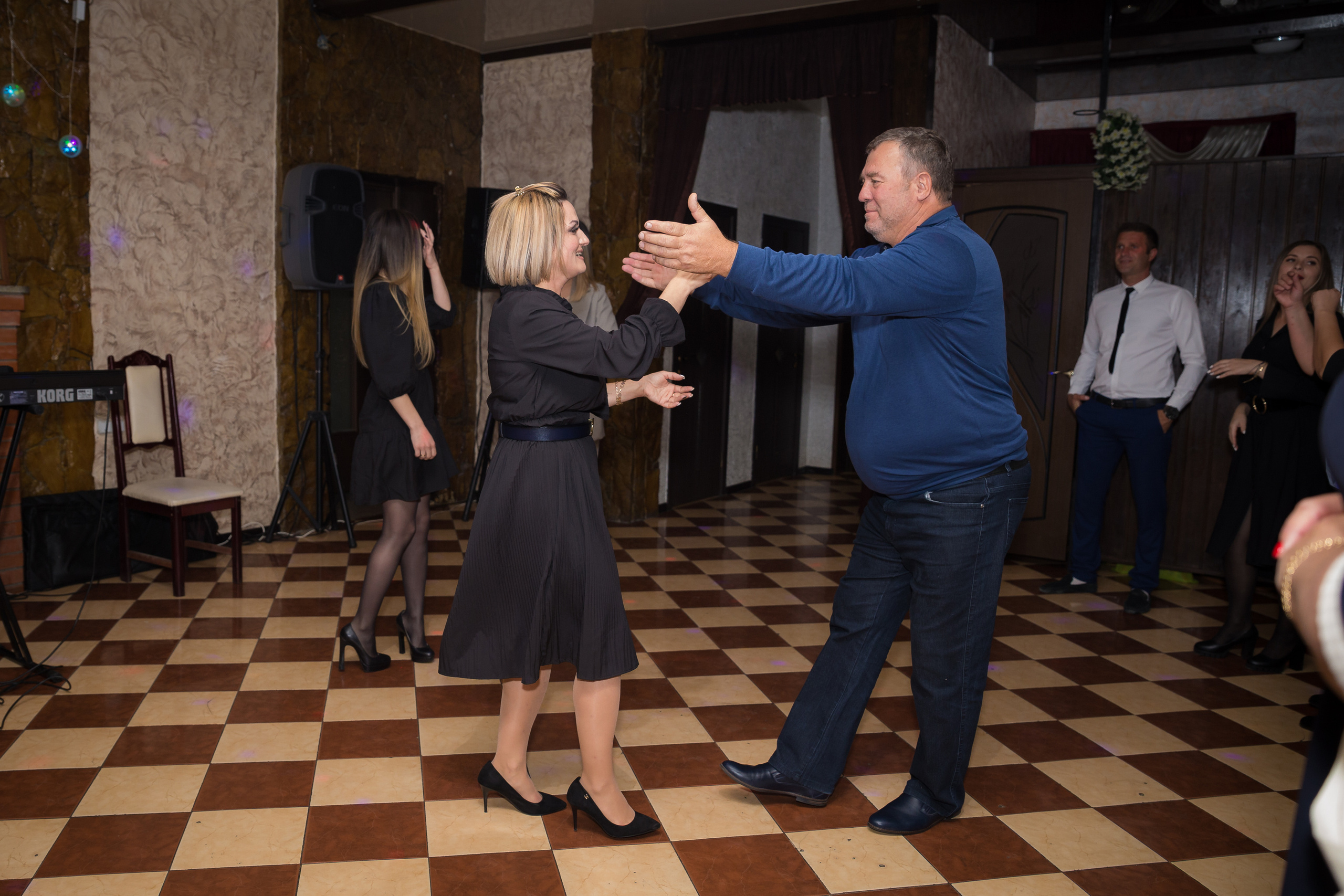 Юбилей Мариночки. Фотограф Любава Колесник. Выпускные альбомы в Крымском районе