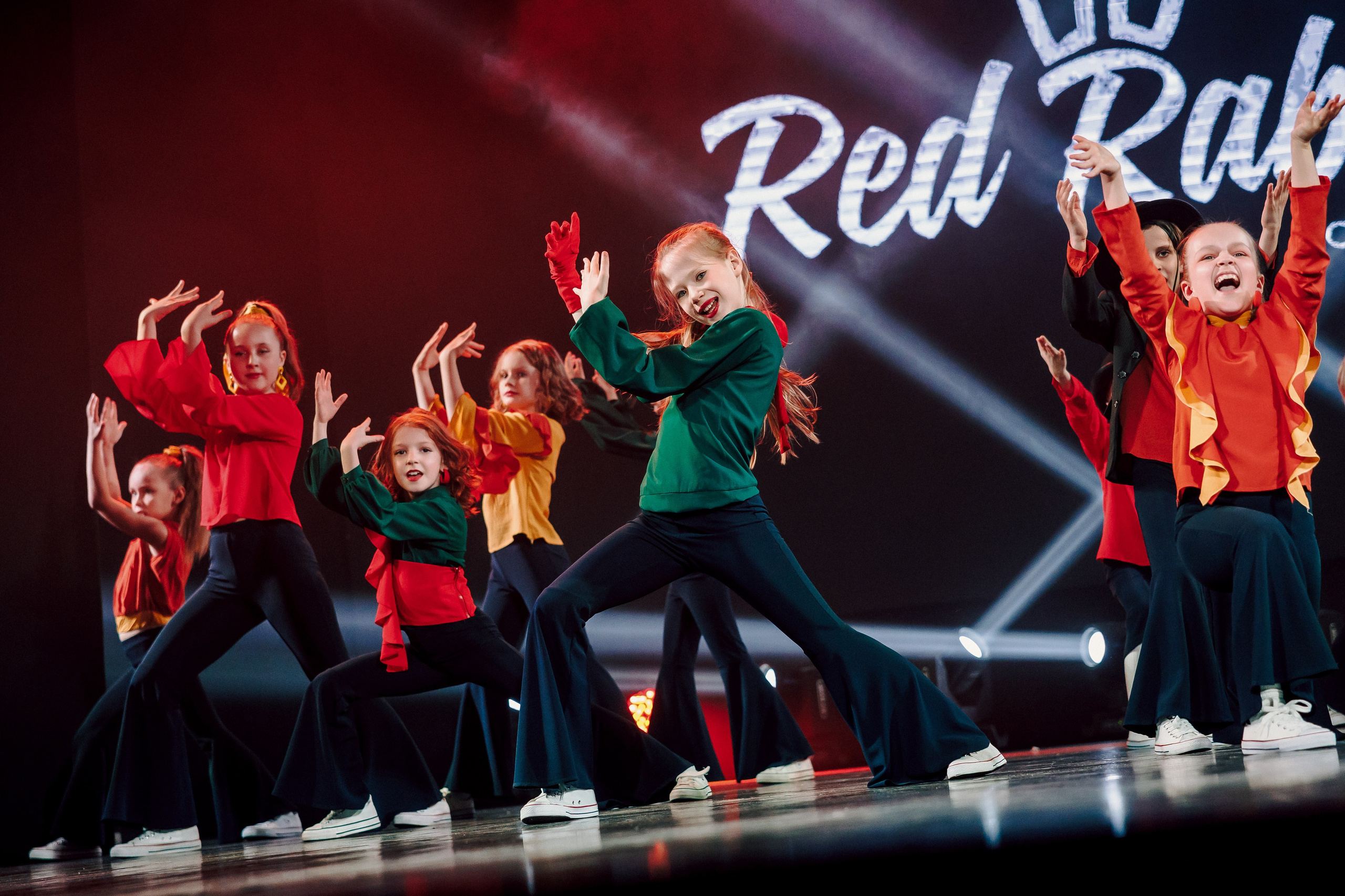 Отчётный концерт танцевальной школы «Red Rabbits» 2025. Лёшка Варзегов — фотограф