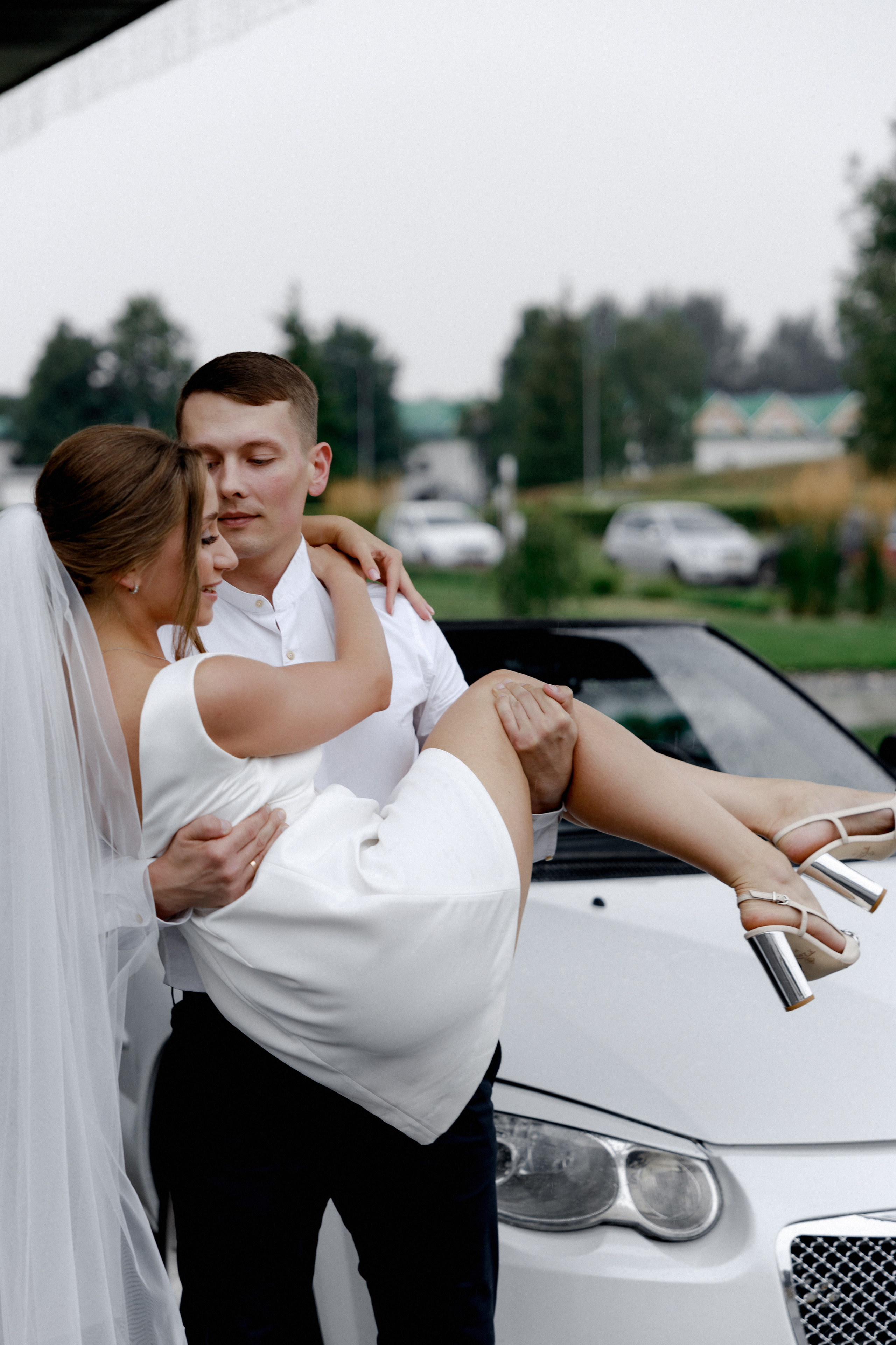 Софья и Андрей. Роспись в Суздале и фотосессия на кабриолете. Свадебный фотограф Аня Милграм