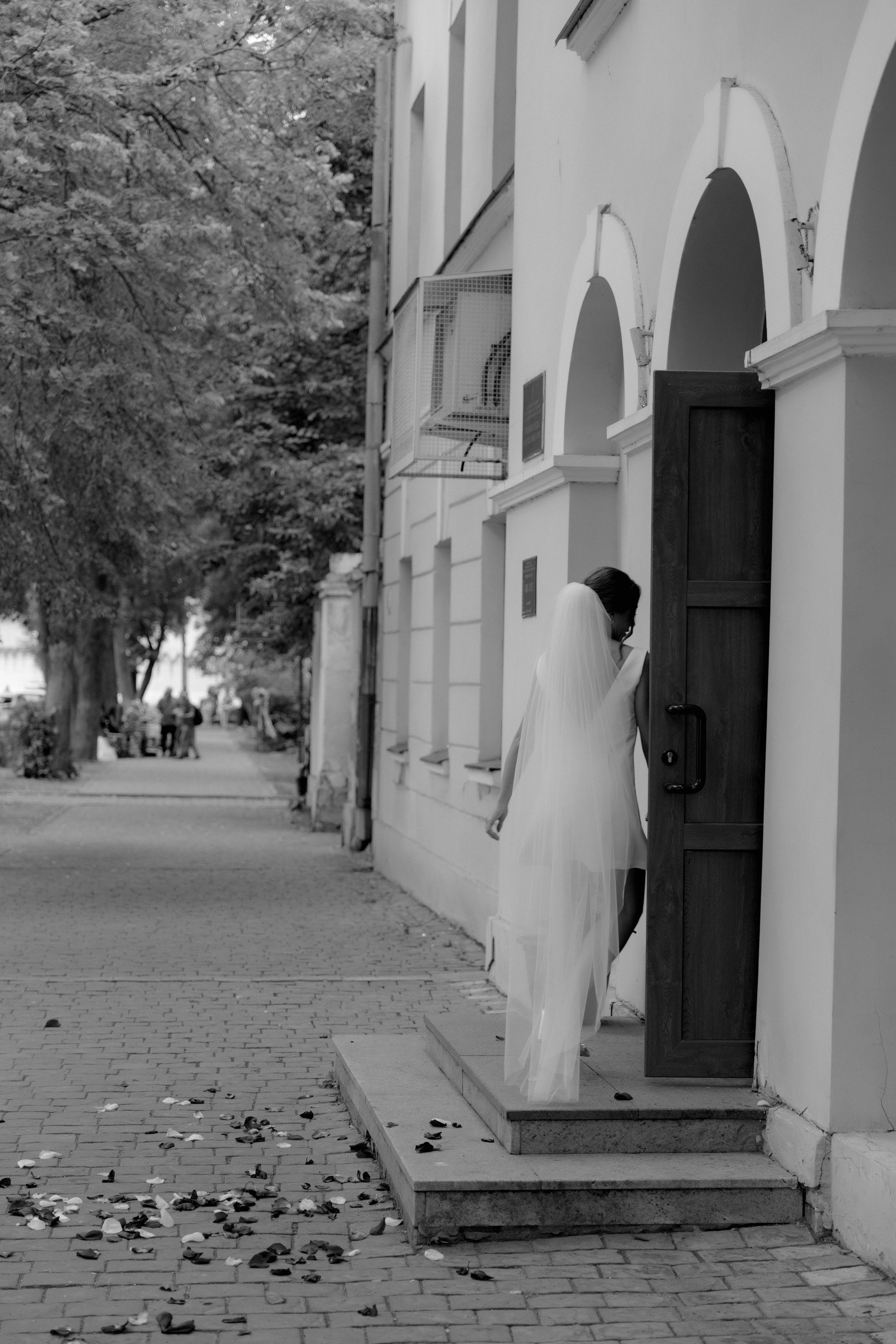 Софья и Андрей. Роспись в Суздале и фотосессия на кабриолете. Свадебный фотограф Аня Милграм