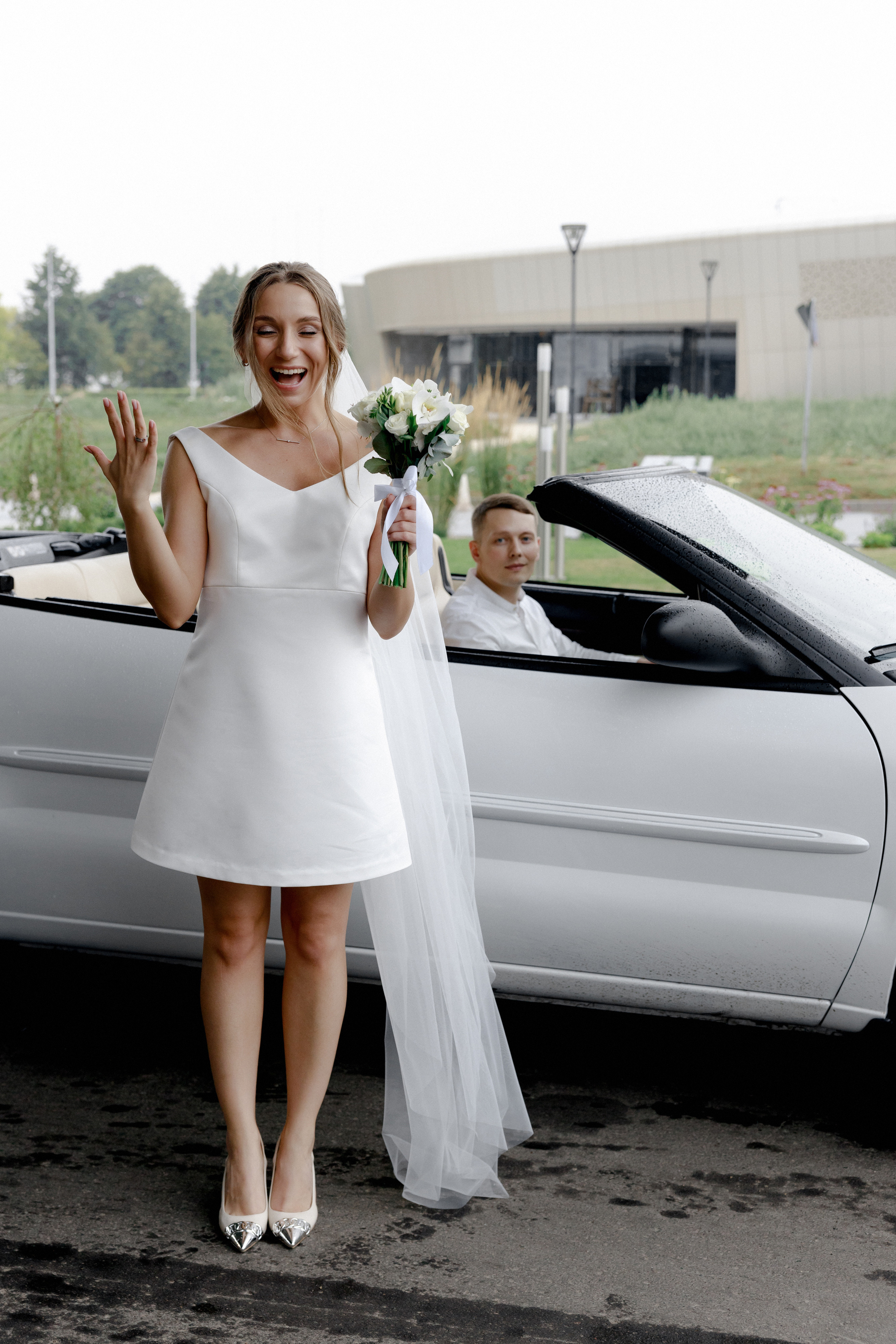 Софья и Андрей. Роспись в Суздале и фотосессия на кабриолете. Свадебный фотограф Аня Милграм