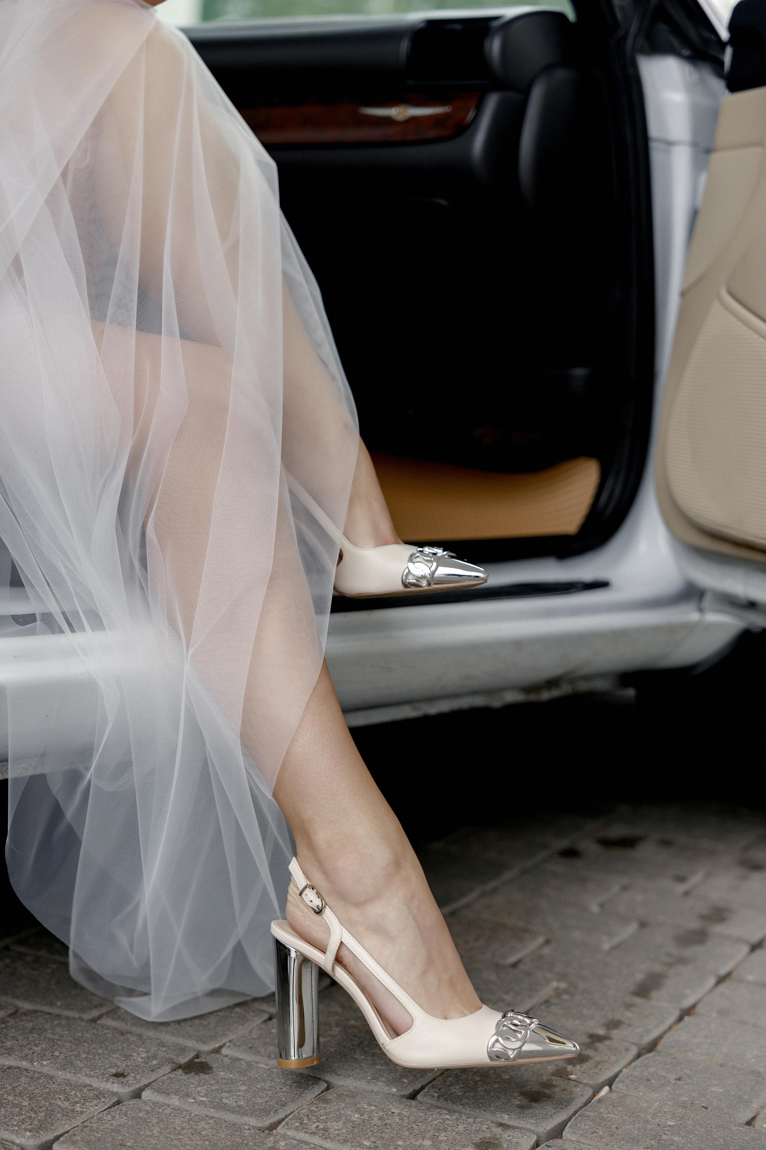 Софья и Андрей. Роспись в Суздале и фотосессия на кабриолете. Свадебный фотограф Аня Милграм