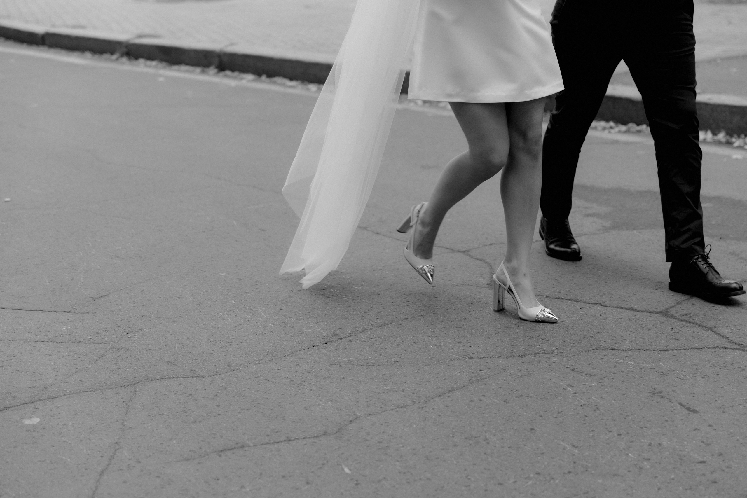 Софья и Андрей. Роспись в Суздале и фотосессия на кабриолете. Свадебный фотограф Аня Милграм