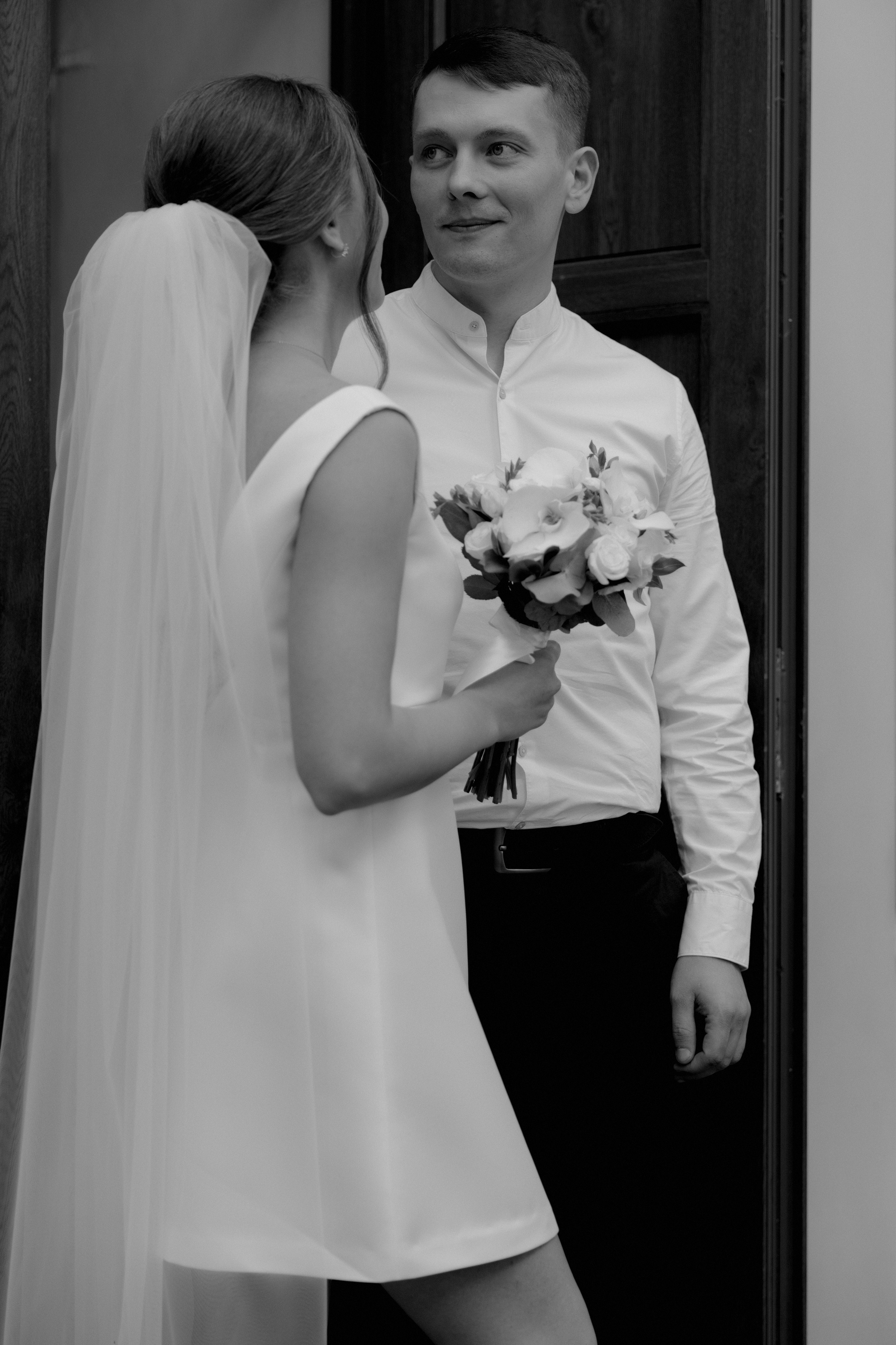 Софья и Андрей. Роспись в Суздале и фотосессия на кабриолете. Свадебный фотограф Аня Милграм