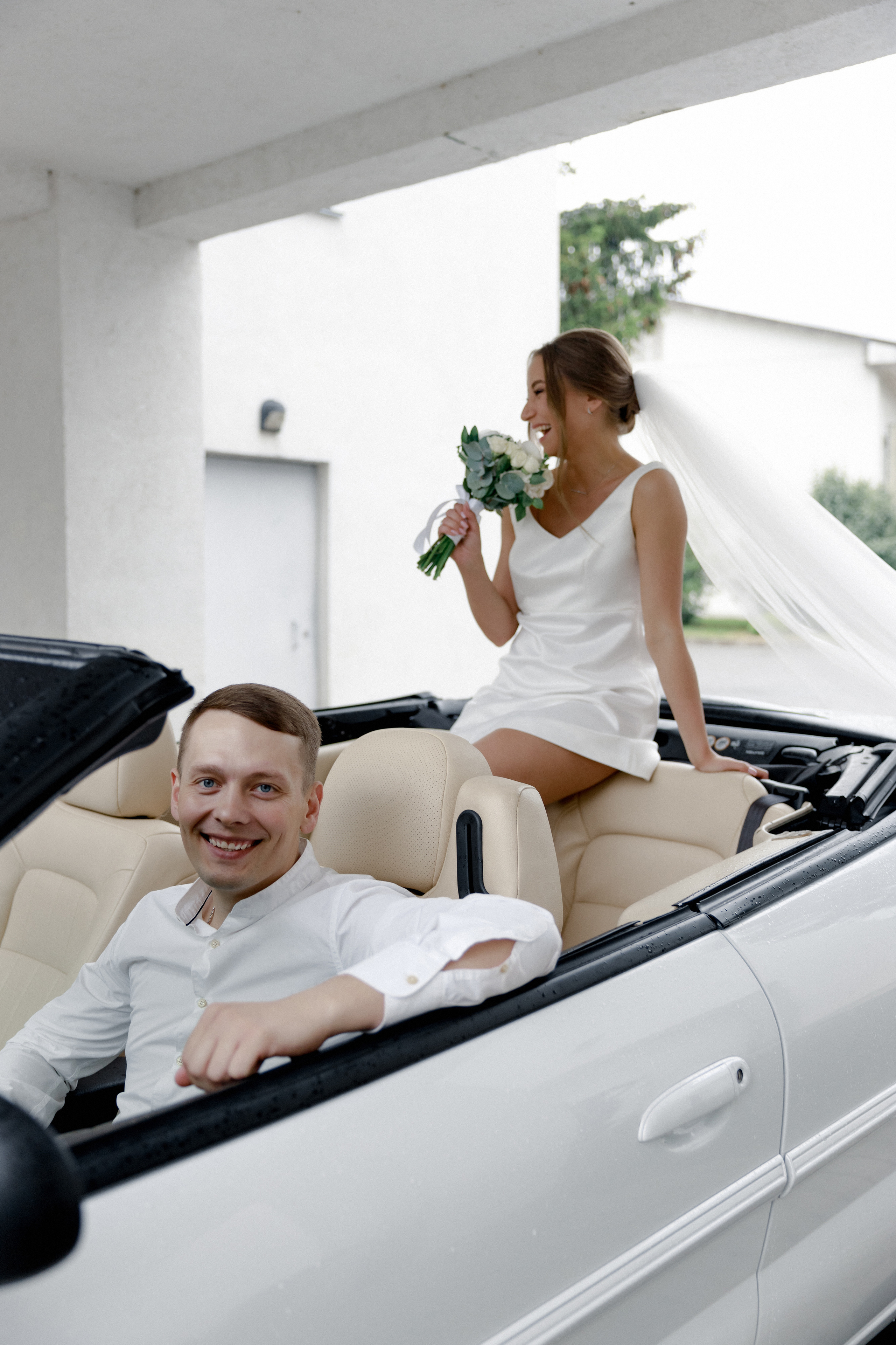 свадебная фотосессия в кабриолете