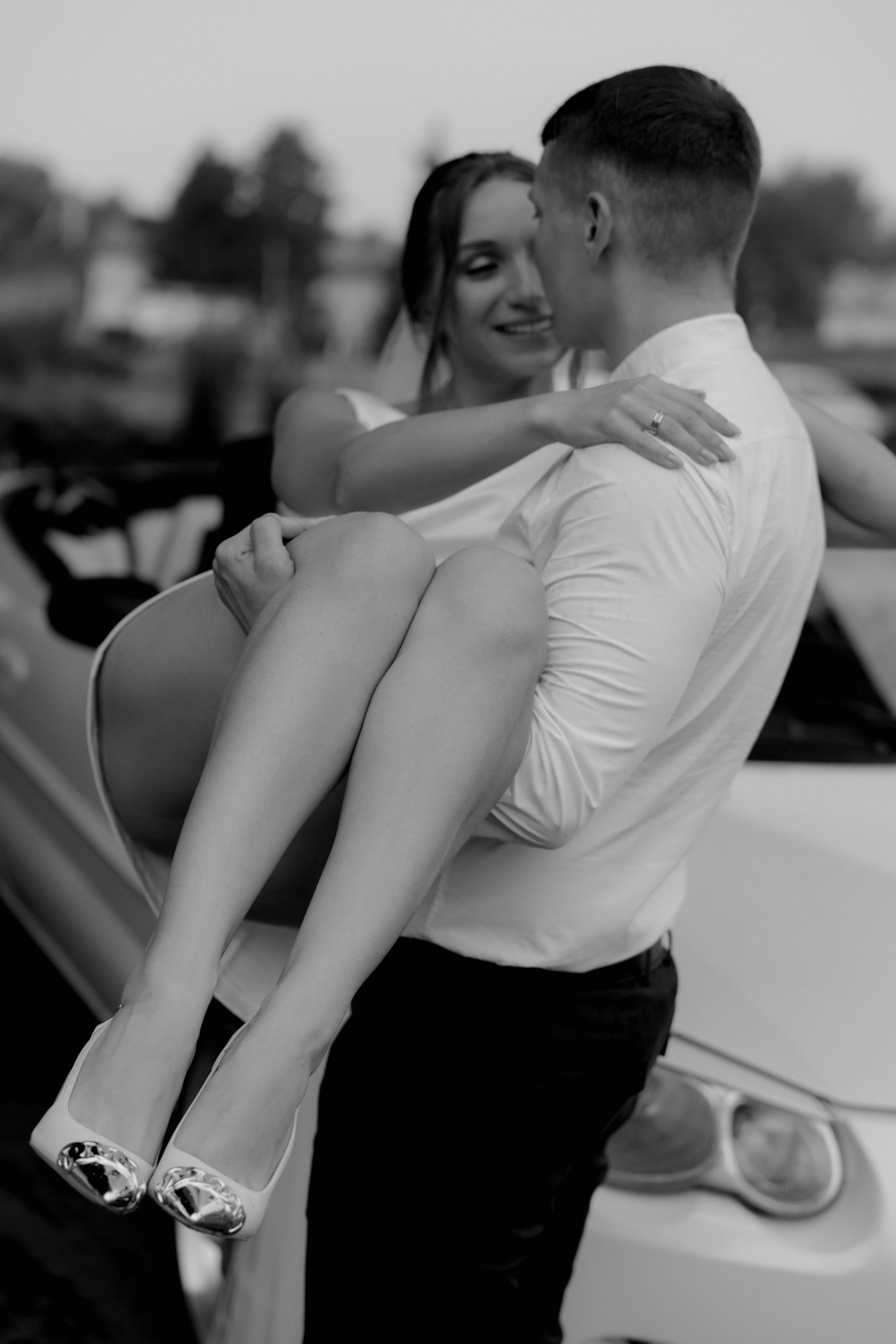 Софья и Андрей. Роспись в Суздале и фотосессия на кабриолете. Свадебный фотограф Аня Милграм