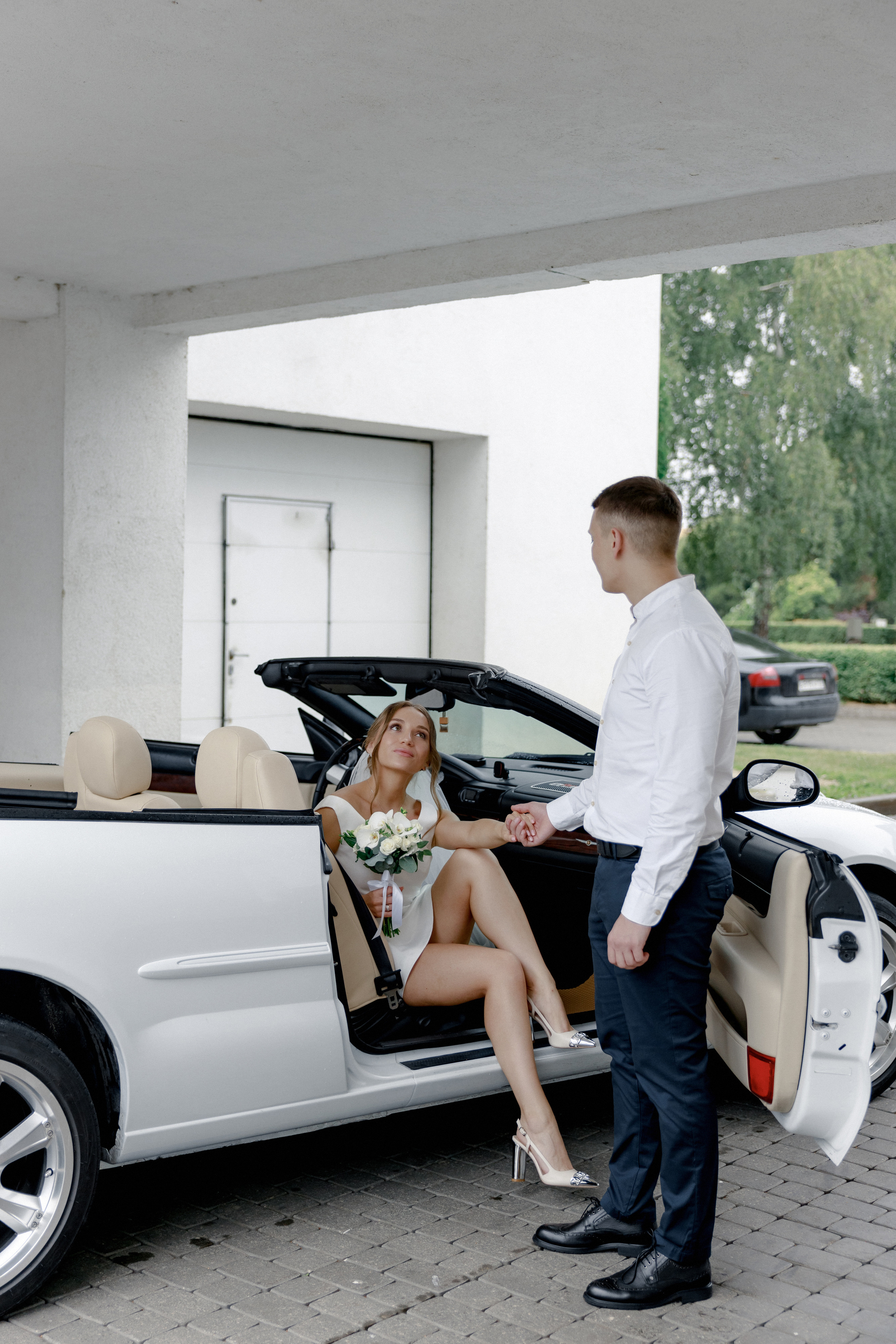 Софья и Андрей. Роспись в Суздале и фотосессия на кабриолете. Свадебный фотограф Аня Милграм