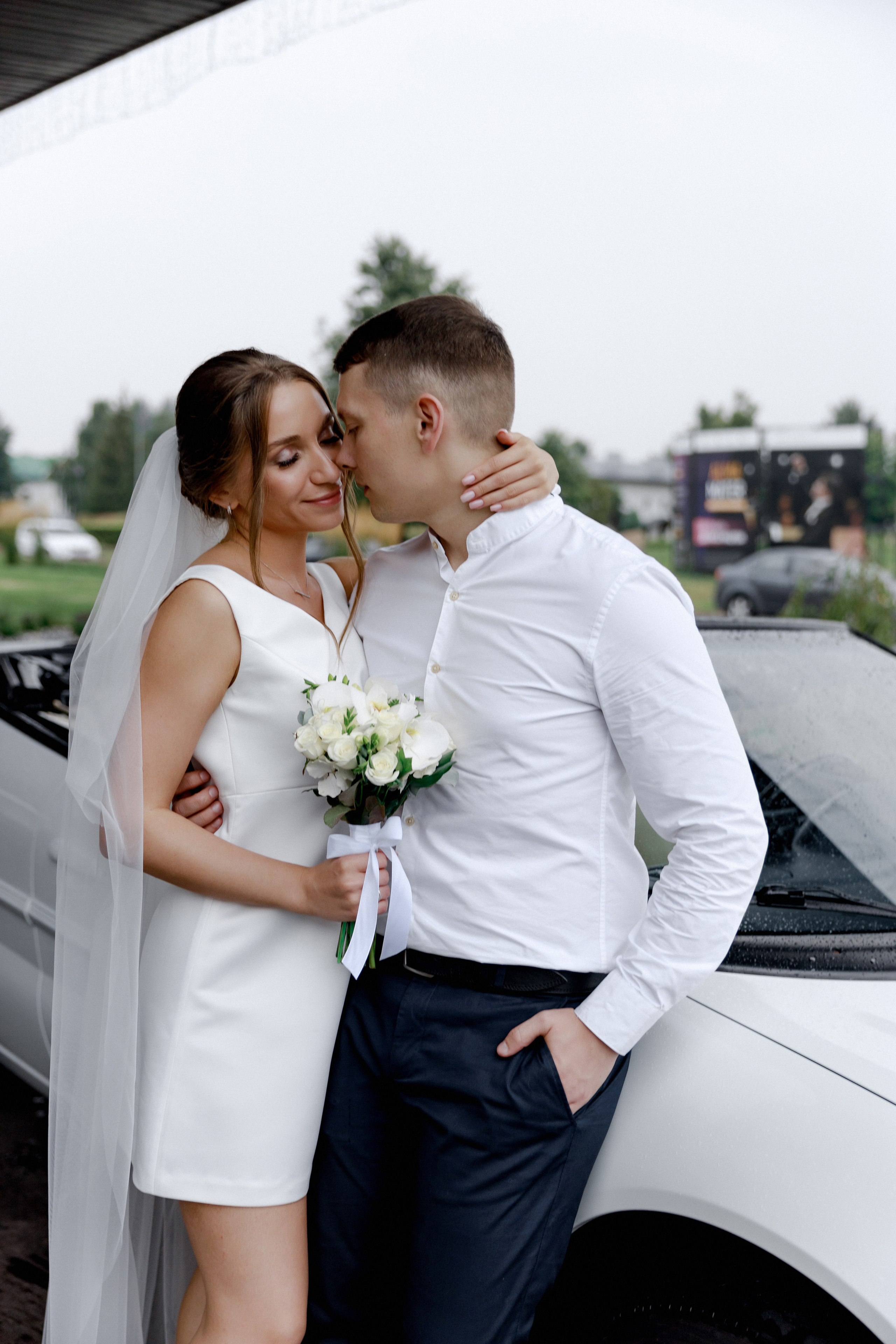 Софья и Андрей. Роспись в Суздале и фотосессия на кабриолете. Свадебный фотограф Аня Милграм