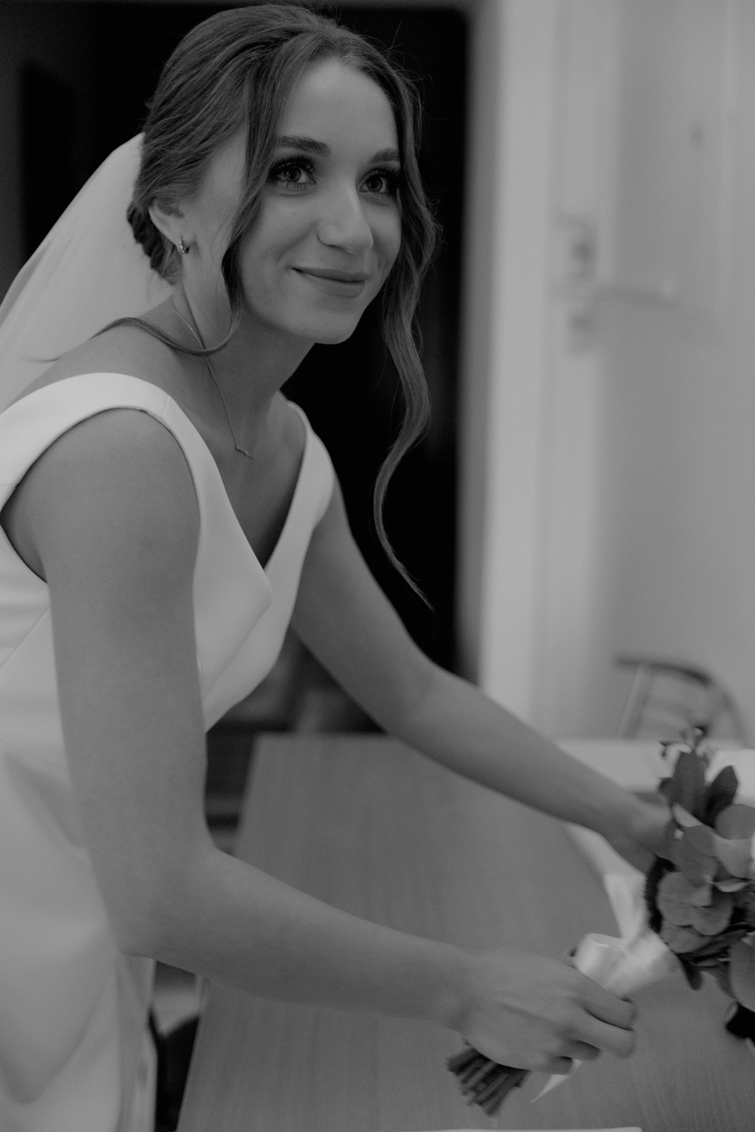 Софья и Андрей. Роспись в Суздале и фотосессия на кабриолете. Свадебный фотограф Аня Милграм